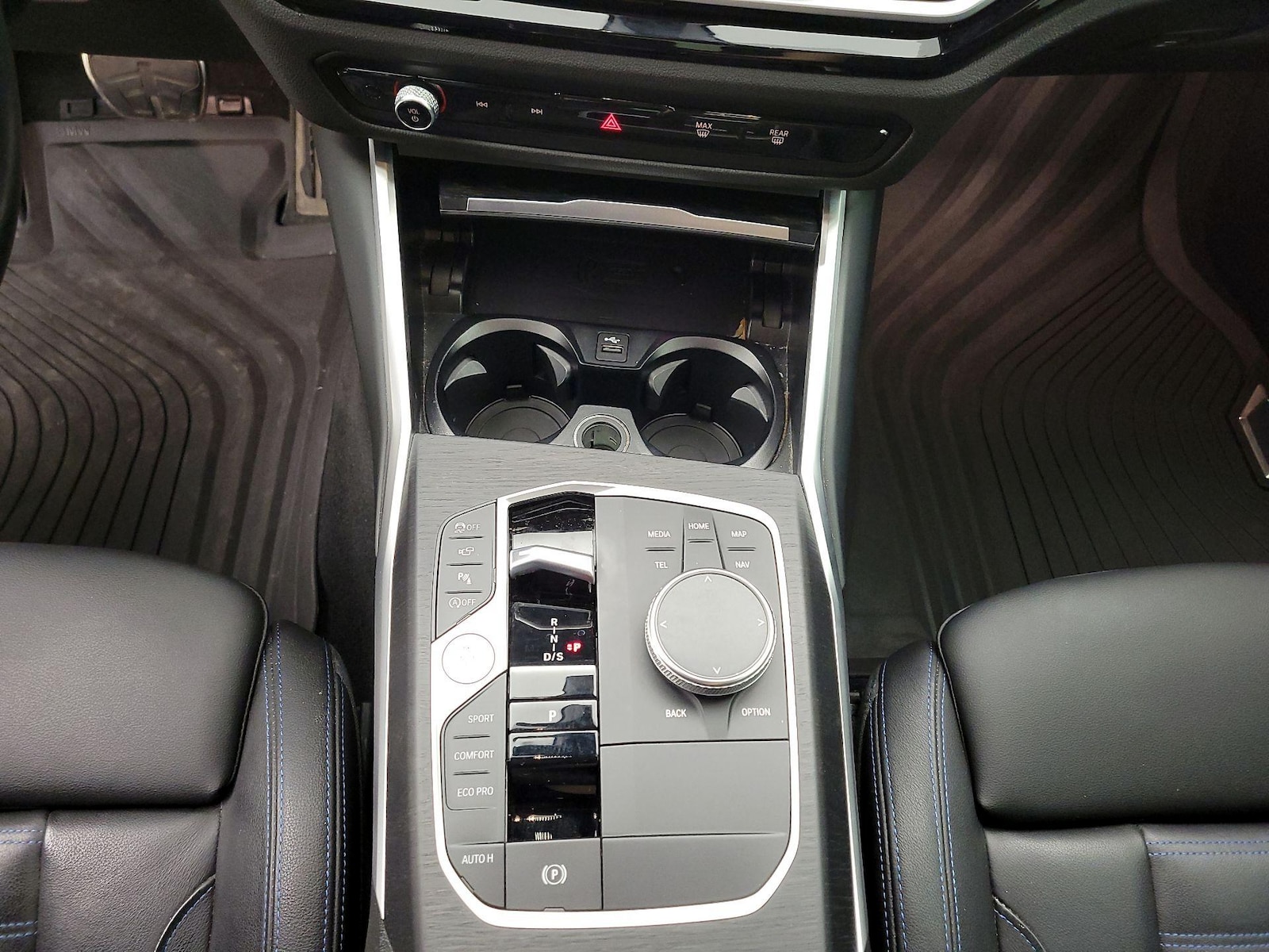 2023 BMW 3 Series 330i - Photo 19