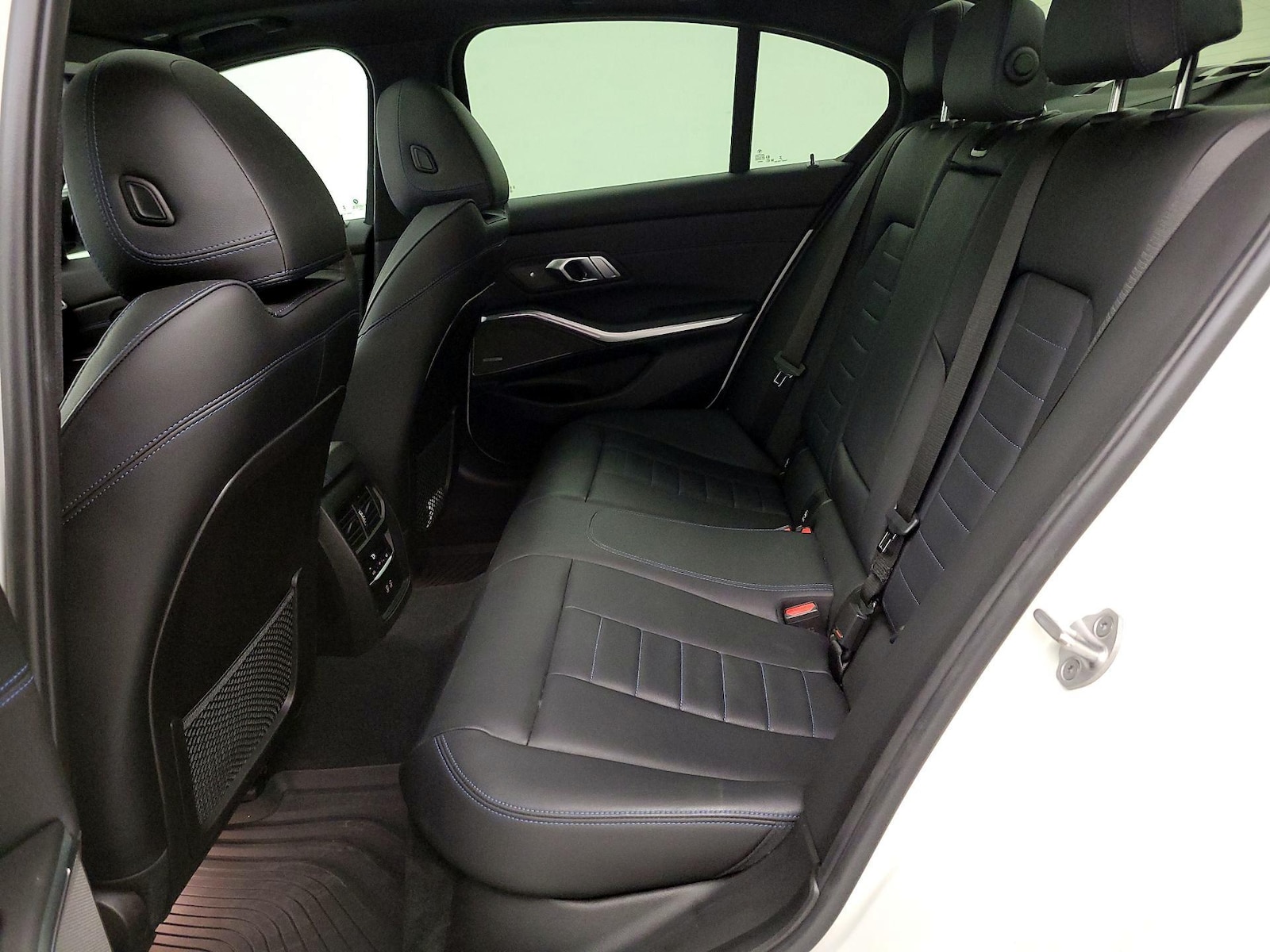 2023 BMW 3 Series 330i - Photo 22