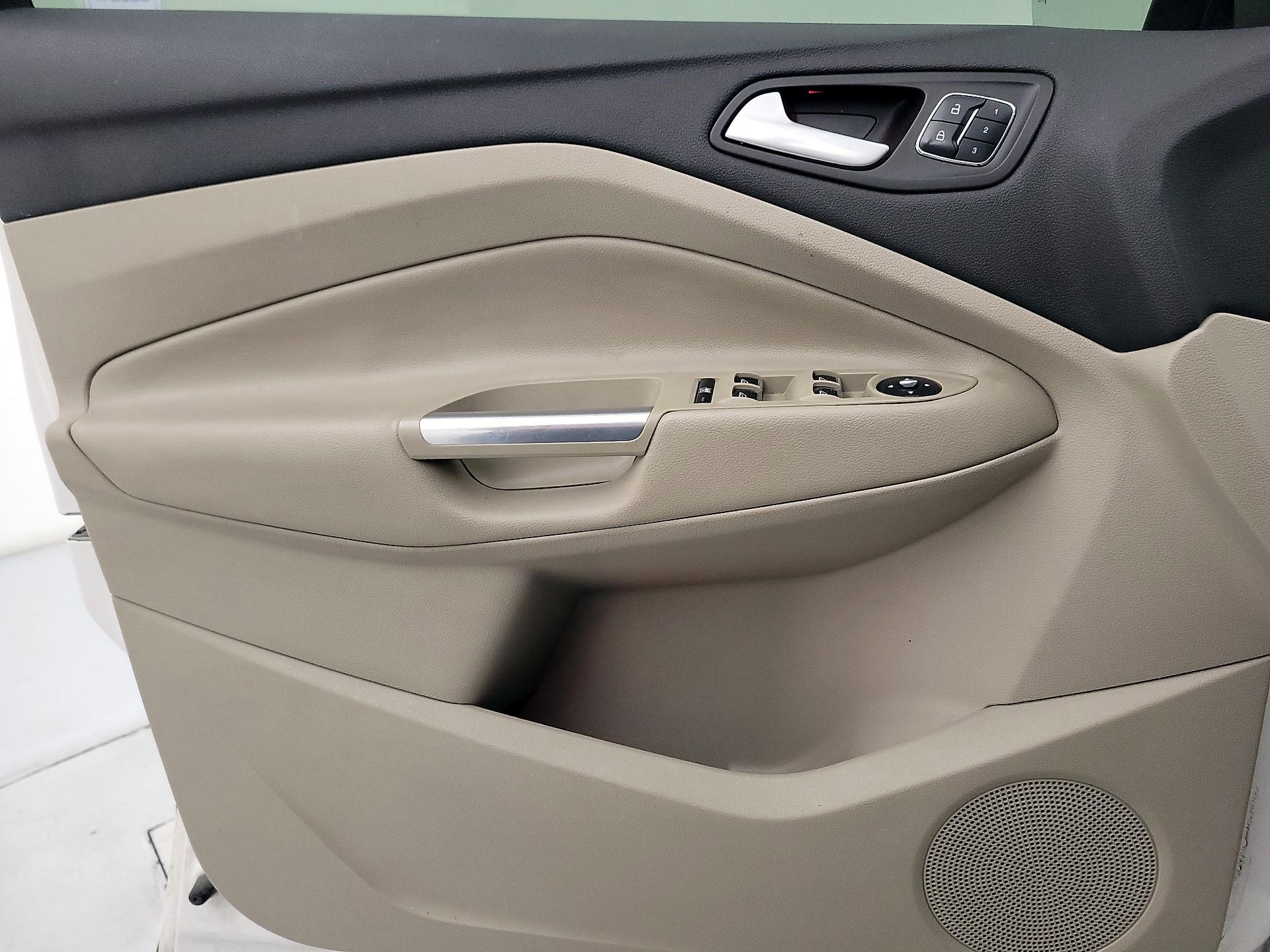 Thumbnail: 2016 Ford Escape - 12