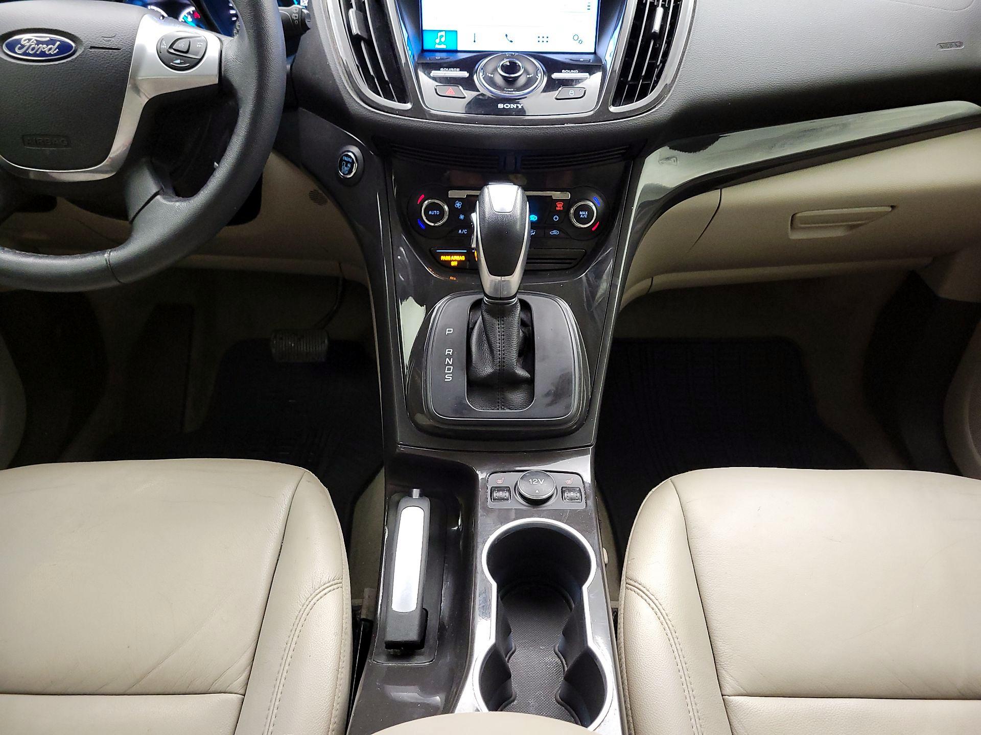 Thumbnail: 2016 Ford Escape - 17