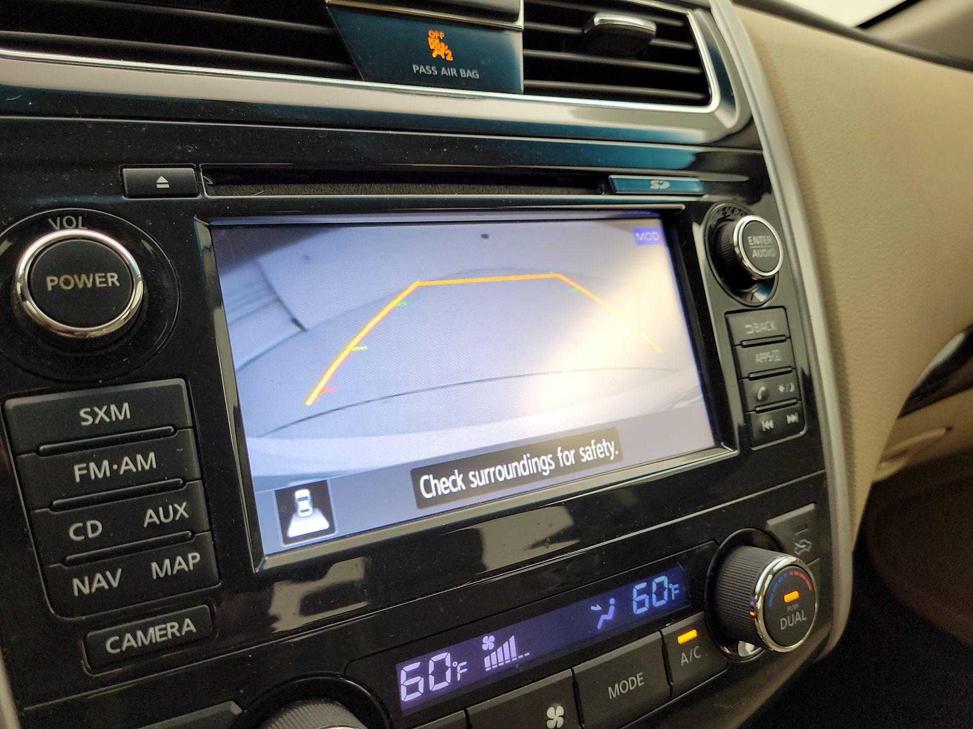 Thumbnail: 2015 Nissan Altima - 14