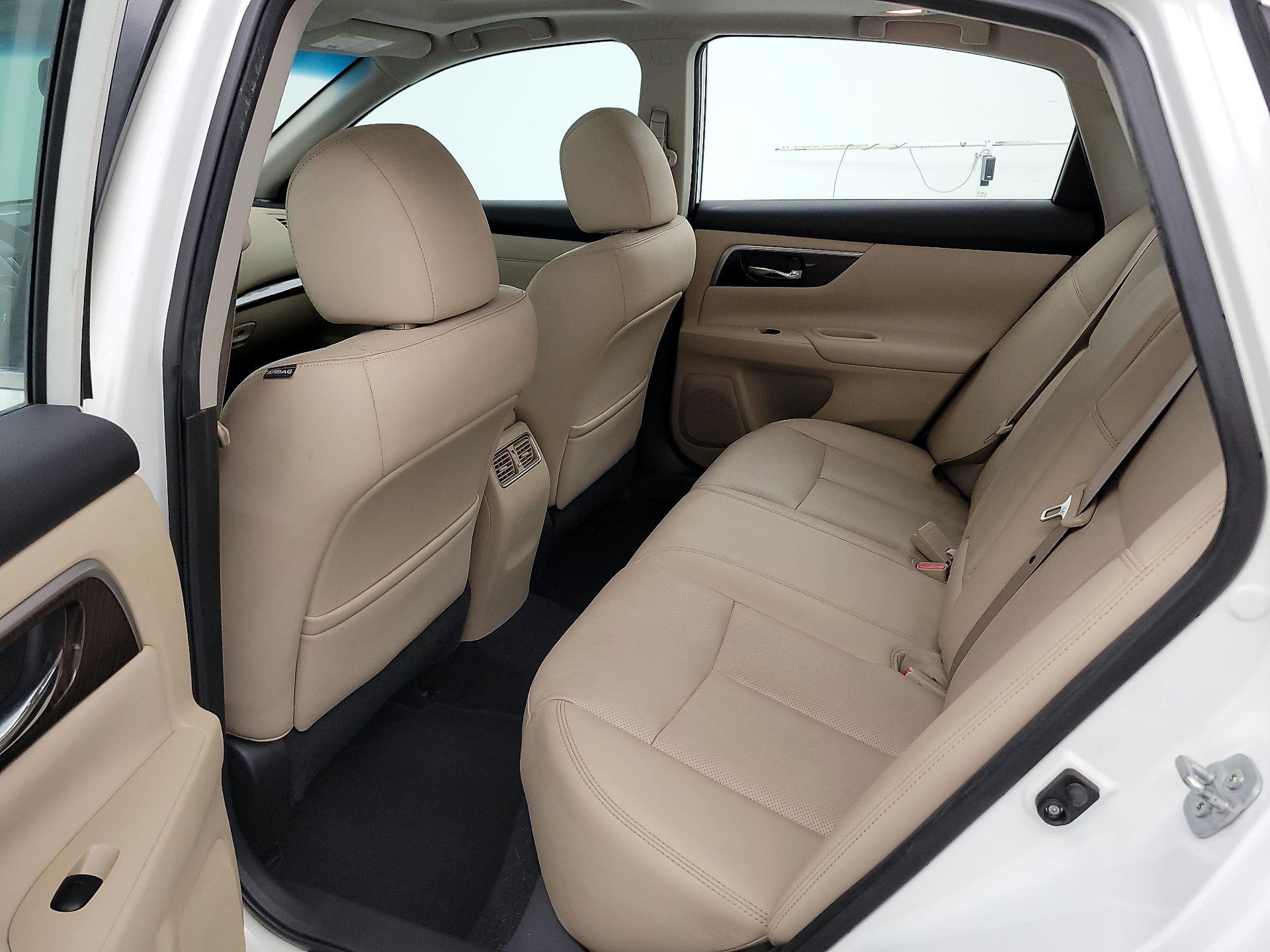 Thumbnail: 2015 Nissan Altima - 20
