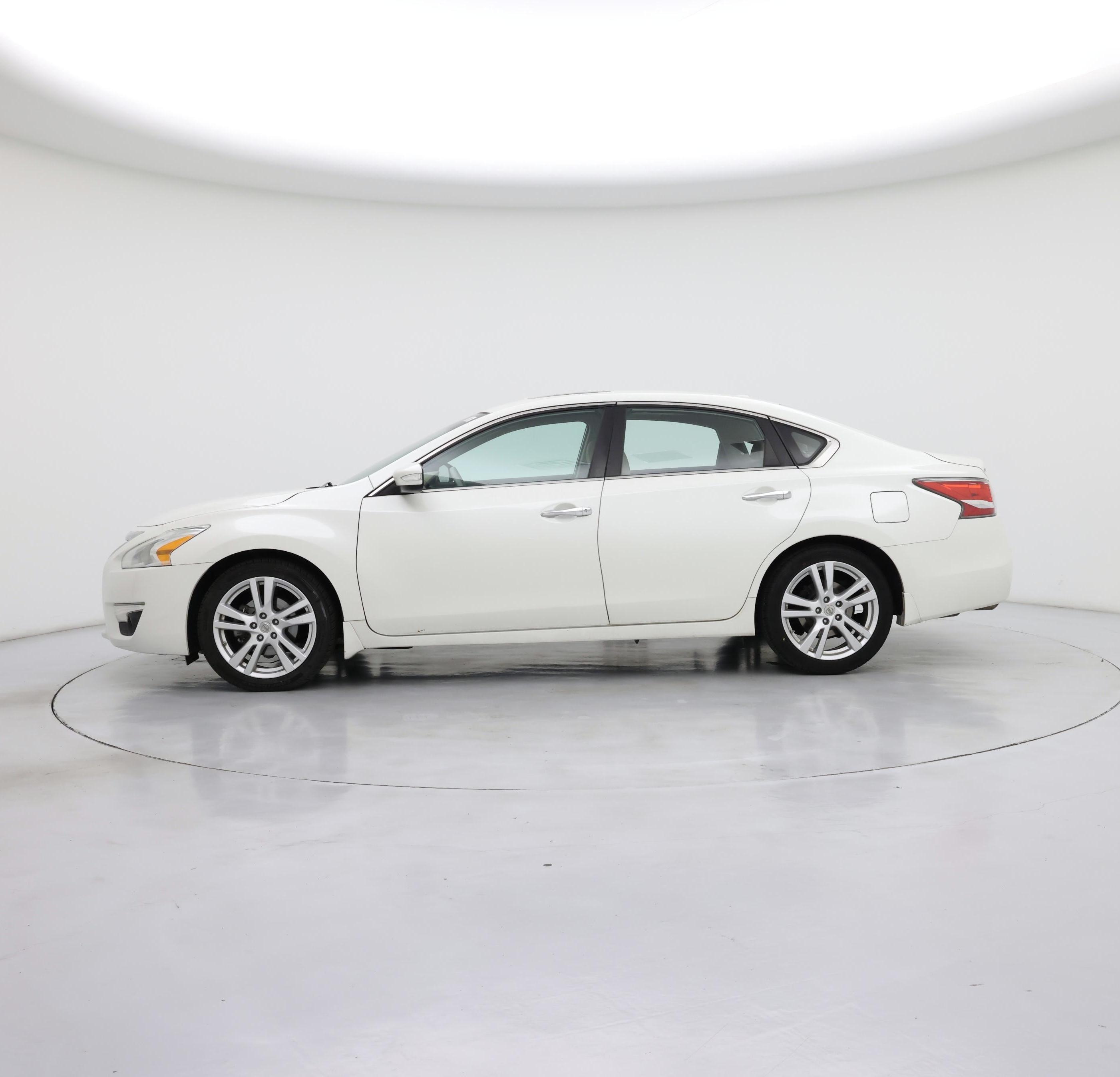 Thumbnail: 2015 Nissan Altima - 3