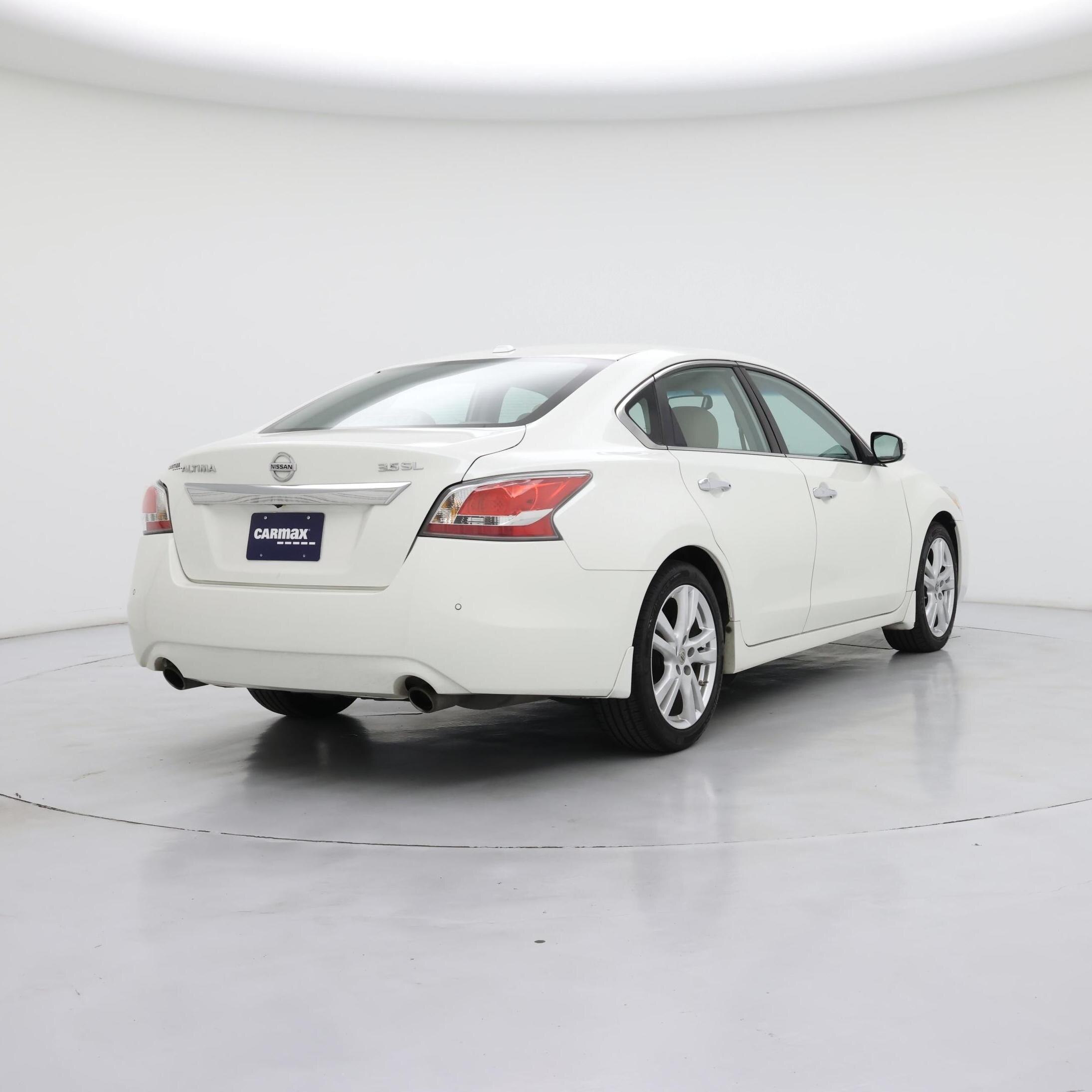 Thumbnail: 2015 Nissan Altima - 8