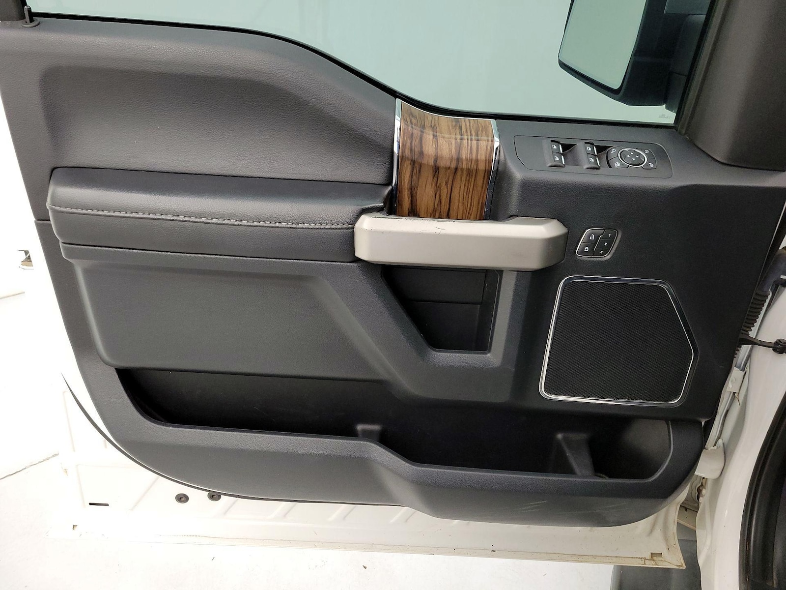 2020 Ford F-150 Lariat - Photo 13