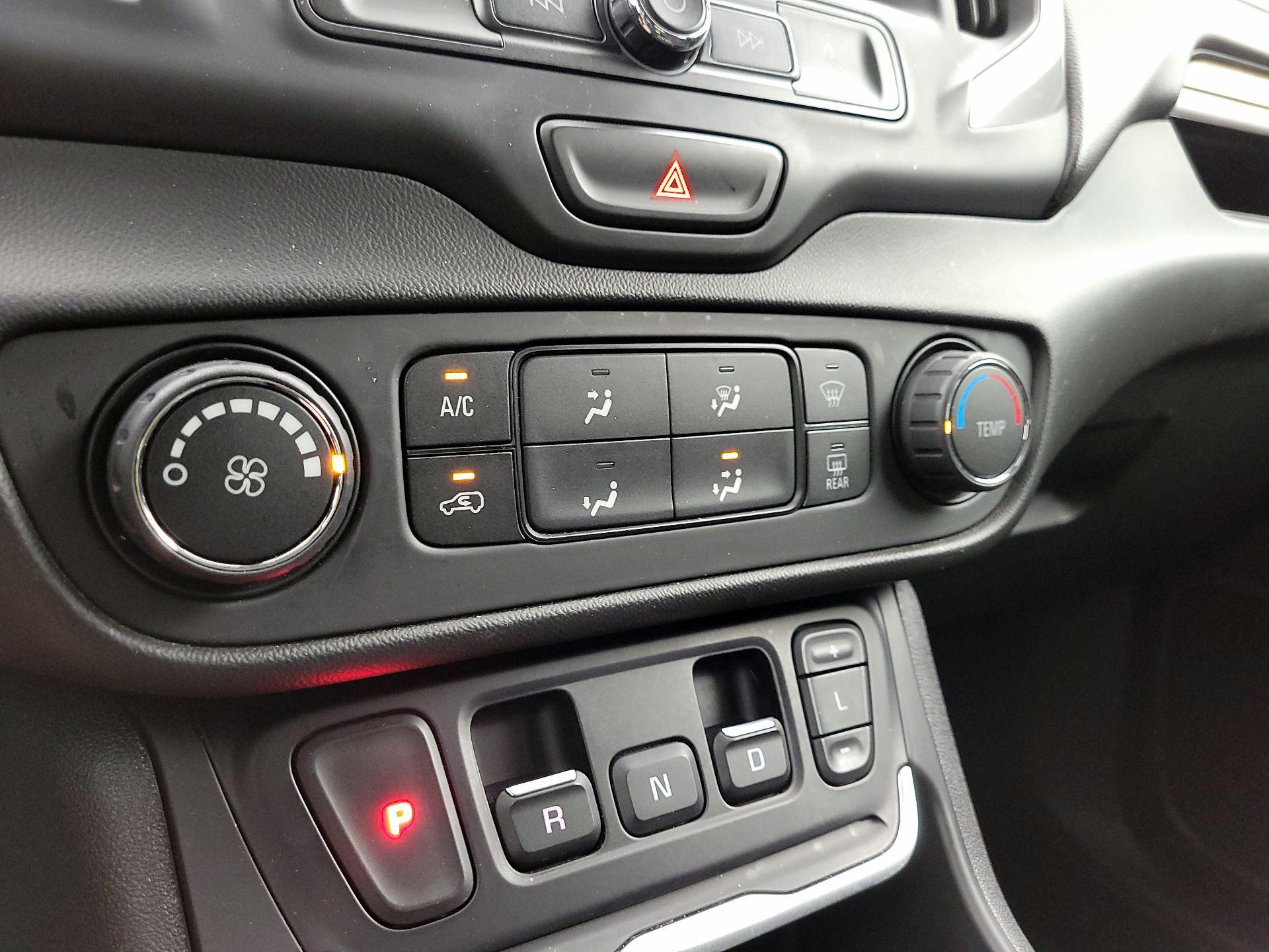Thumbnail: 2020 GMC Terrain - 16