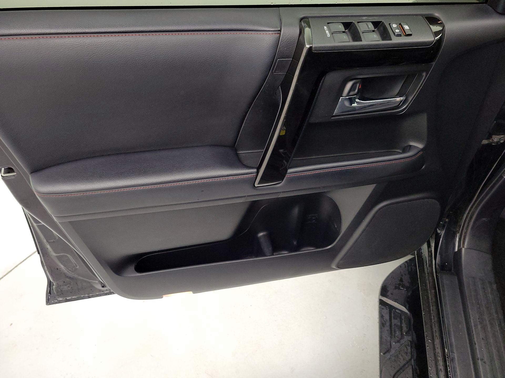 Thumbnail: 2020 Toyota 4Runner - 12