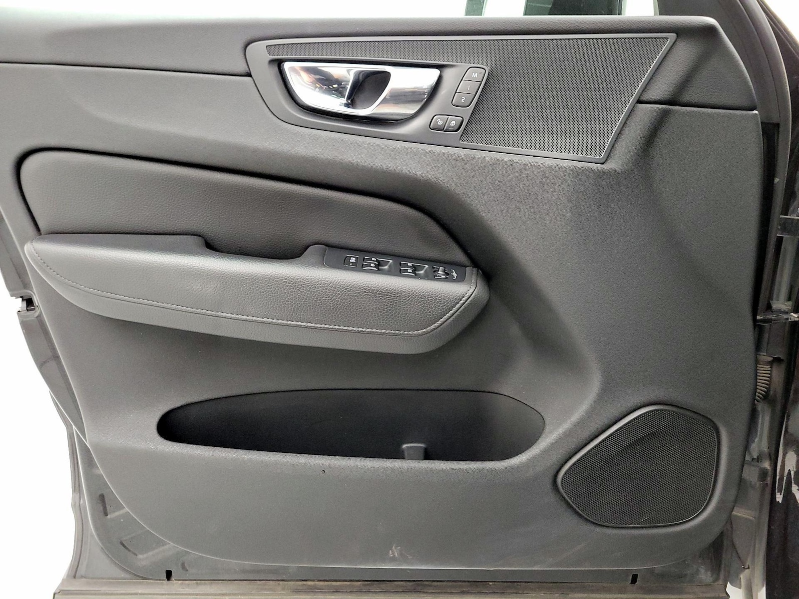 2020 Volvo XC60 Momentum - Photo 13