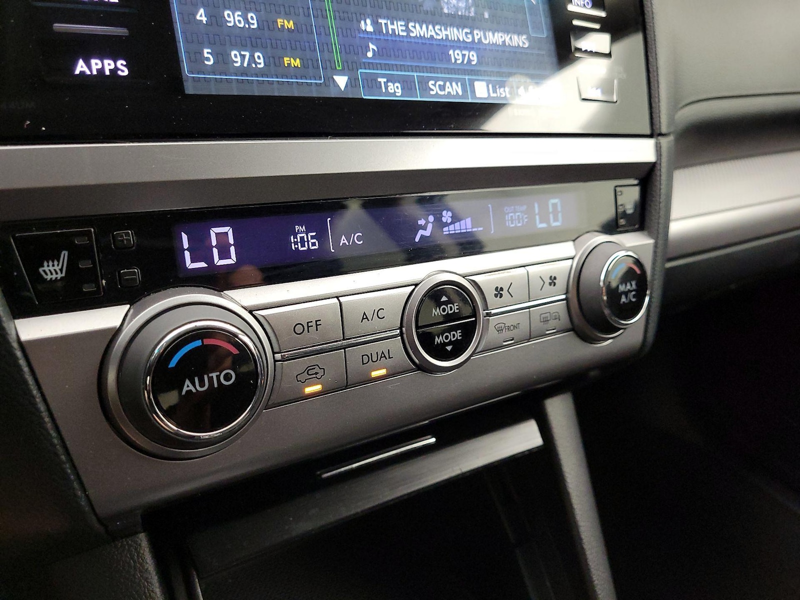 2015 Subaru Outback Premium - Photo 17