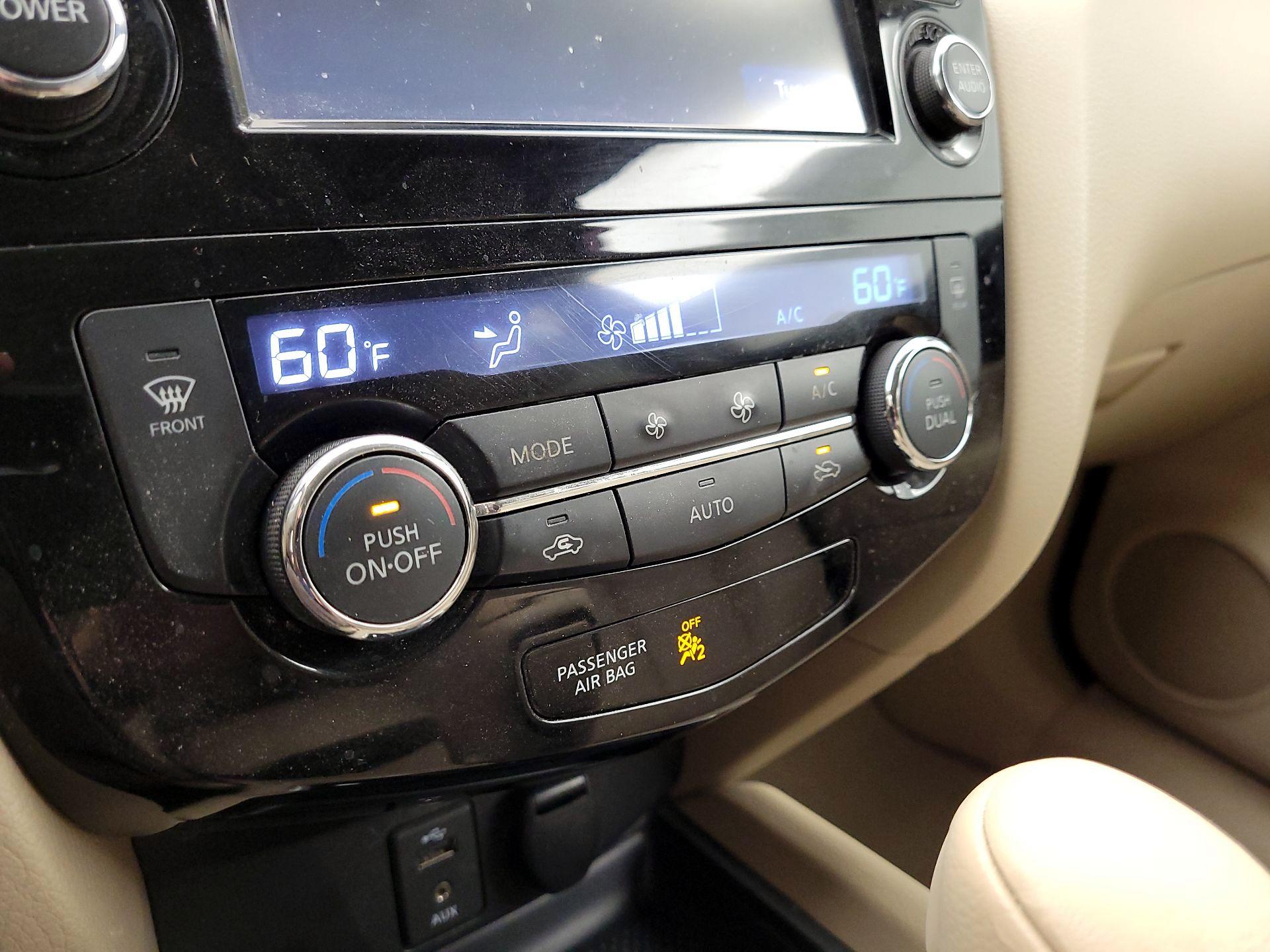 Thumbnail: 2014 Nissan Rogue - 17