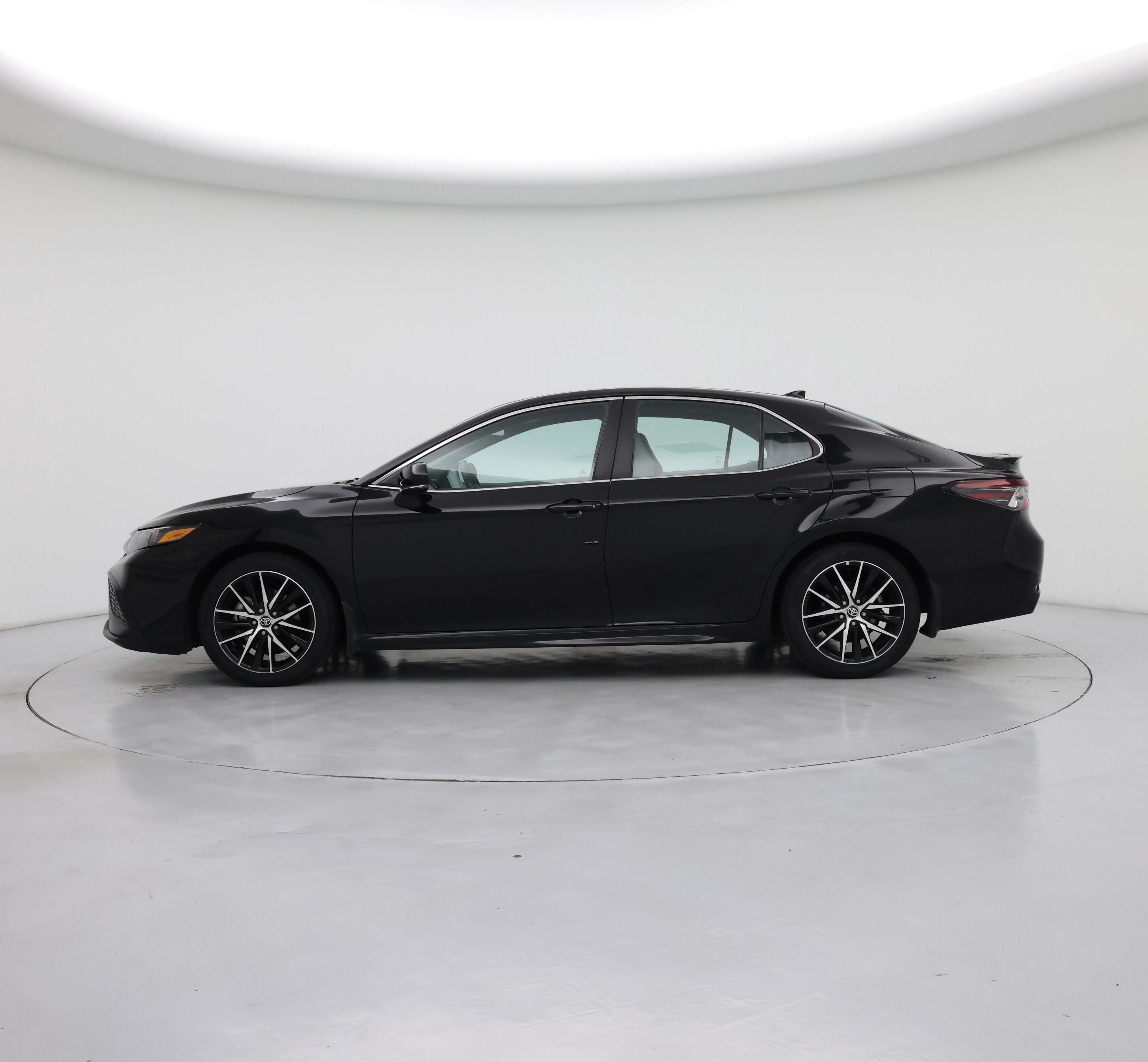 Thumbnail: 2022 Toyota Camry - 3