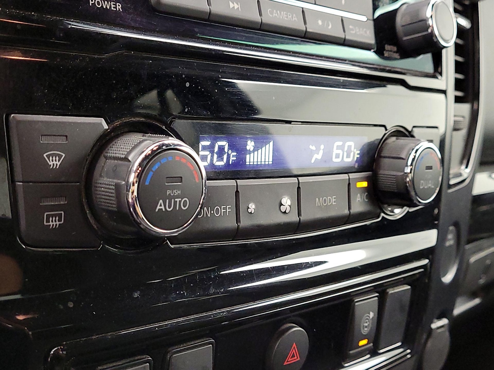 2023 Nissan Titan SV - Photo 17