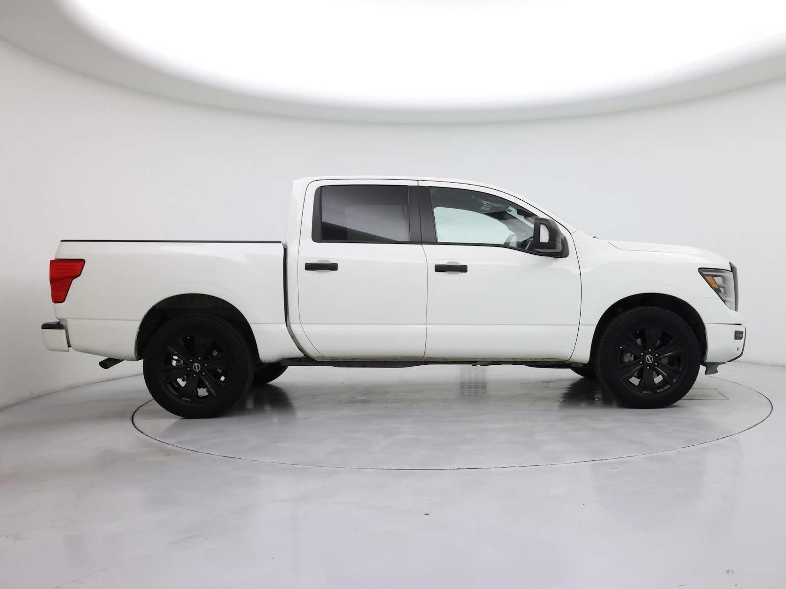 2023 Nissan Titan SV - Photo 8