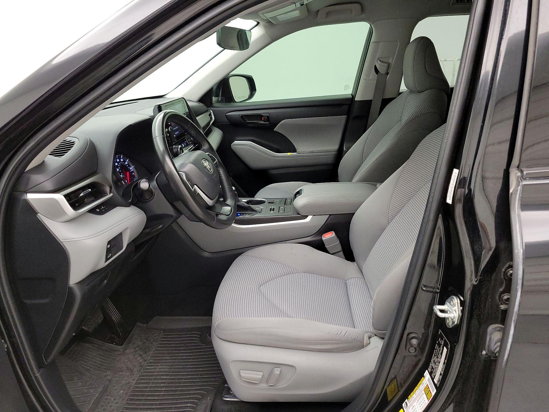 Thumbnail: 2022 Toyota Highlander - 11