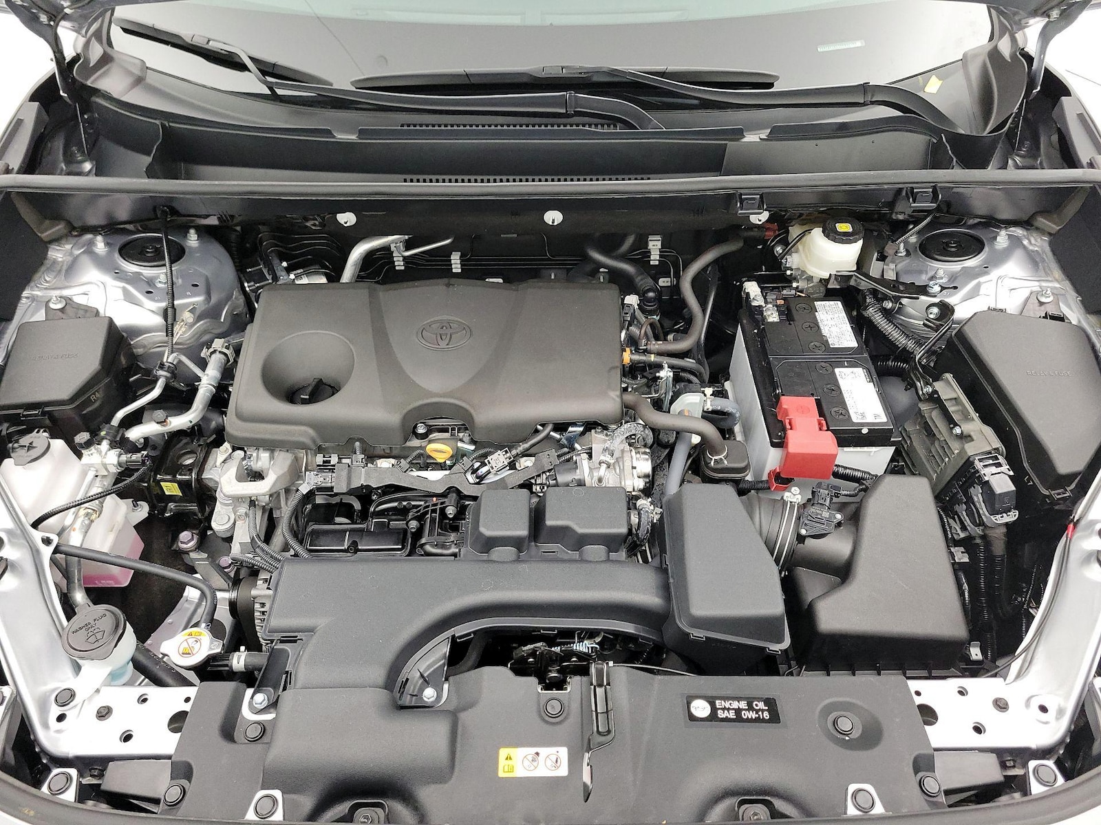 2025 Toyota RAV4 XLE - Photo 24