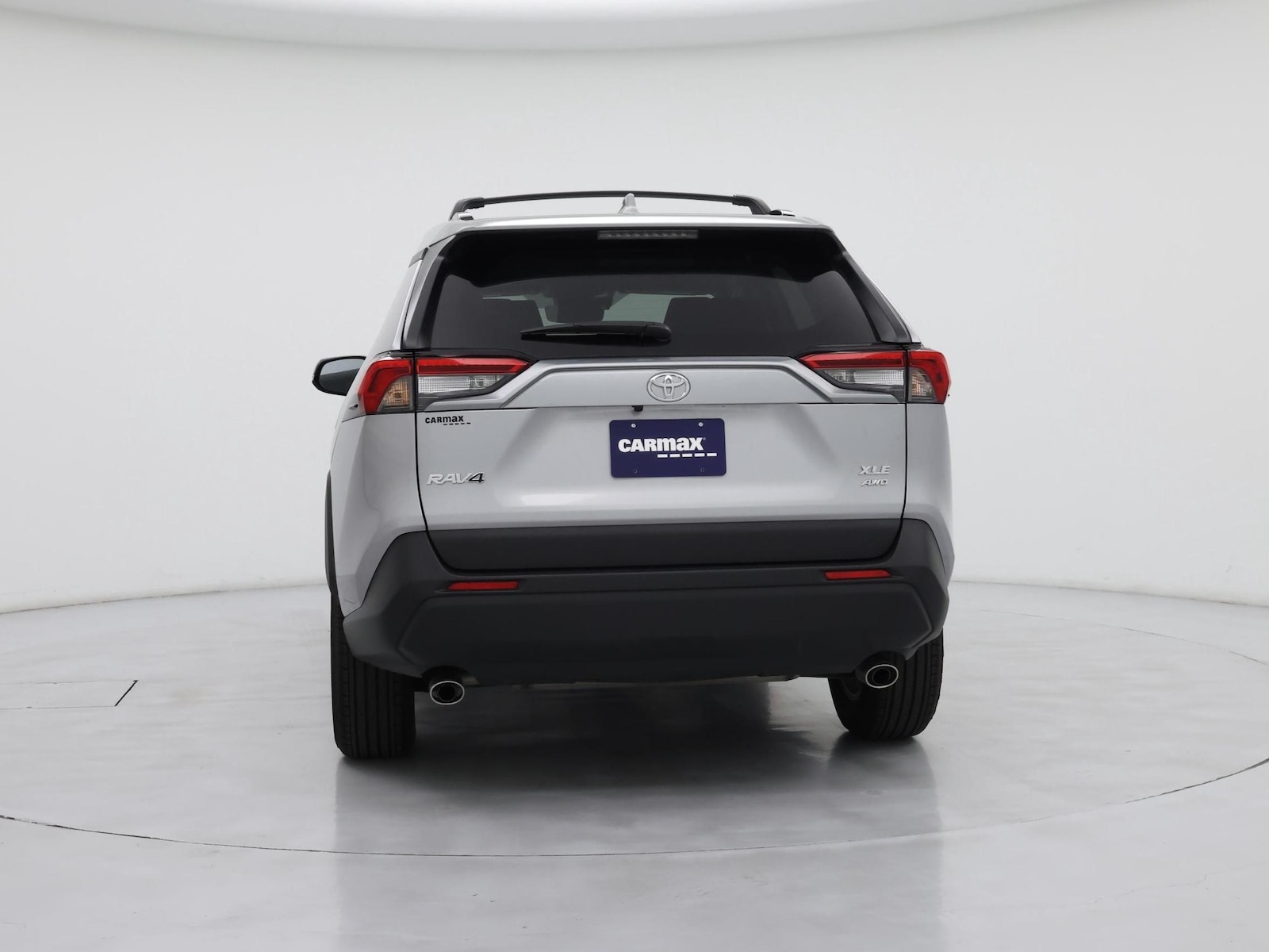 2025 Toyota RAV4 XLE - Photo 7
