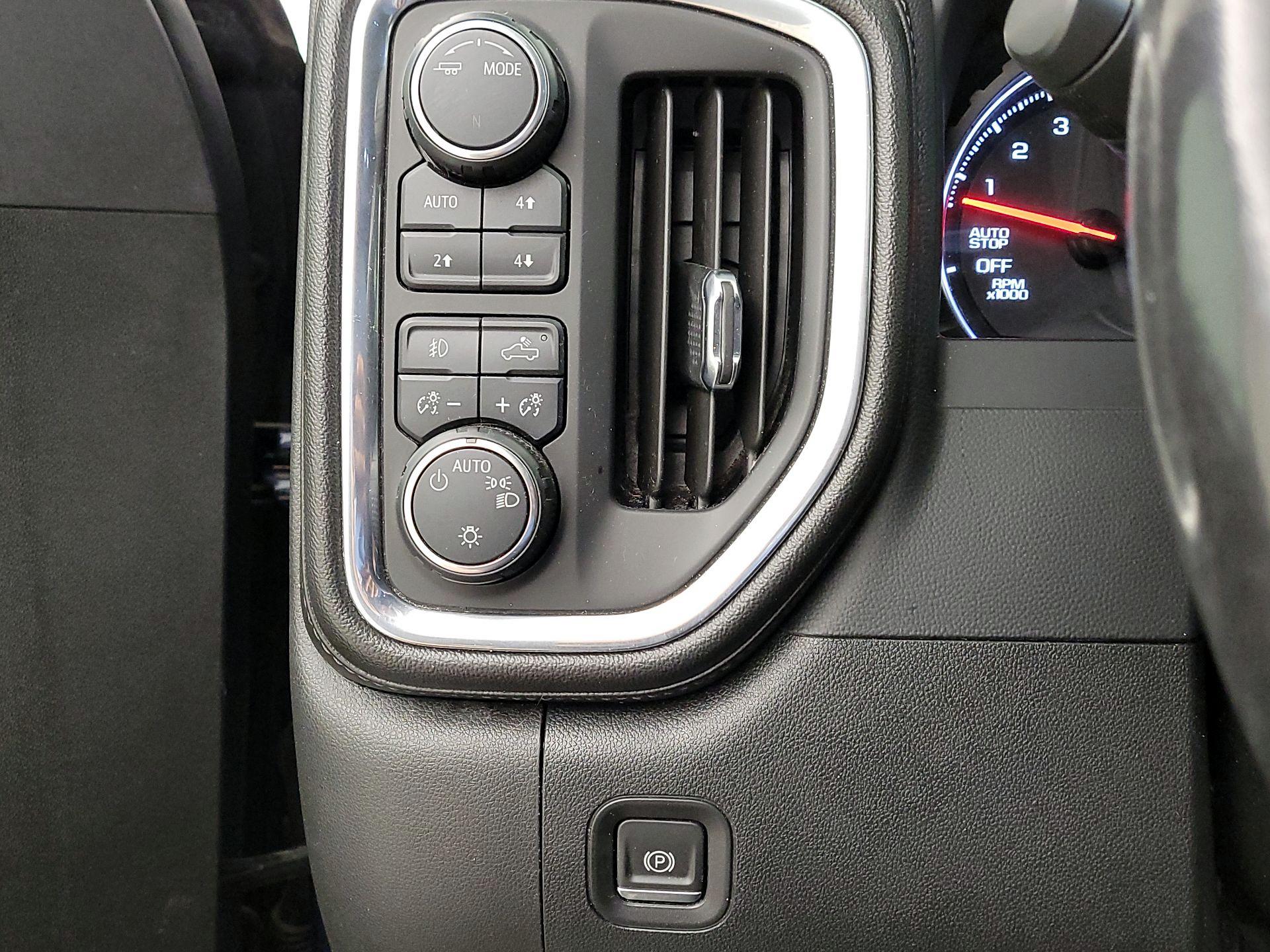 Thumbnail: 2020 Chevrolet Silverado 1500 - 13