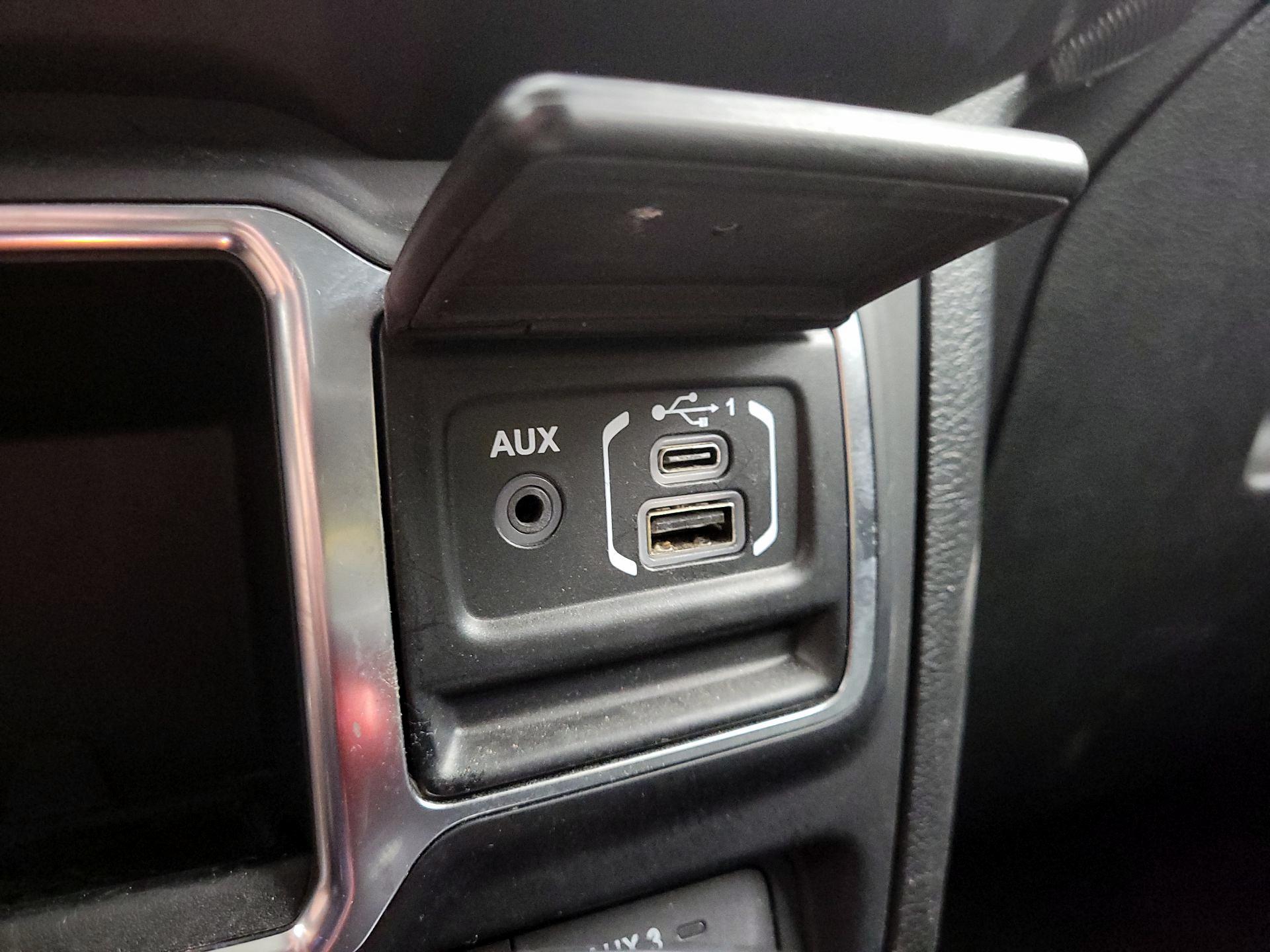 Thumbnail: 2021 Jeep Gladiator - 18