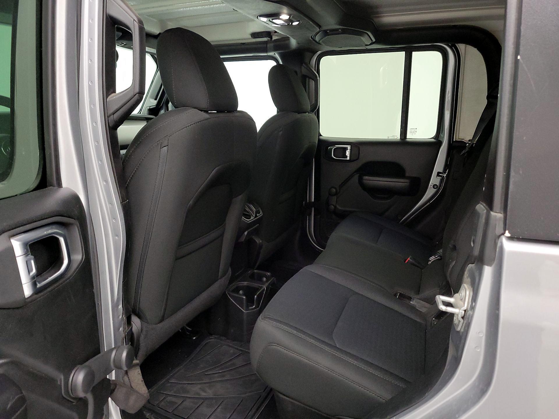 Thumbnail: 2021 Jeep Gladiator - 19
