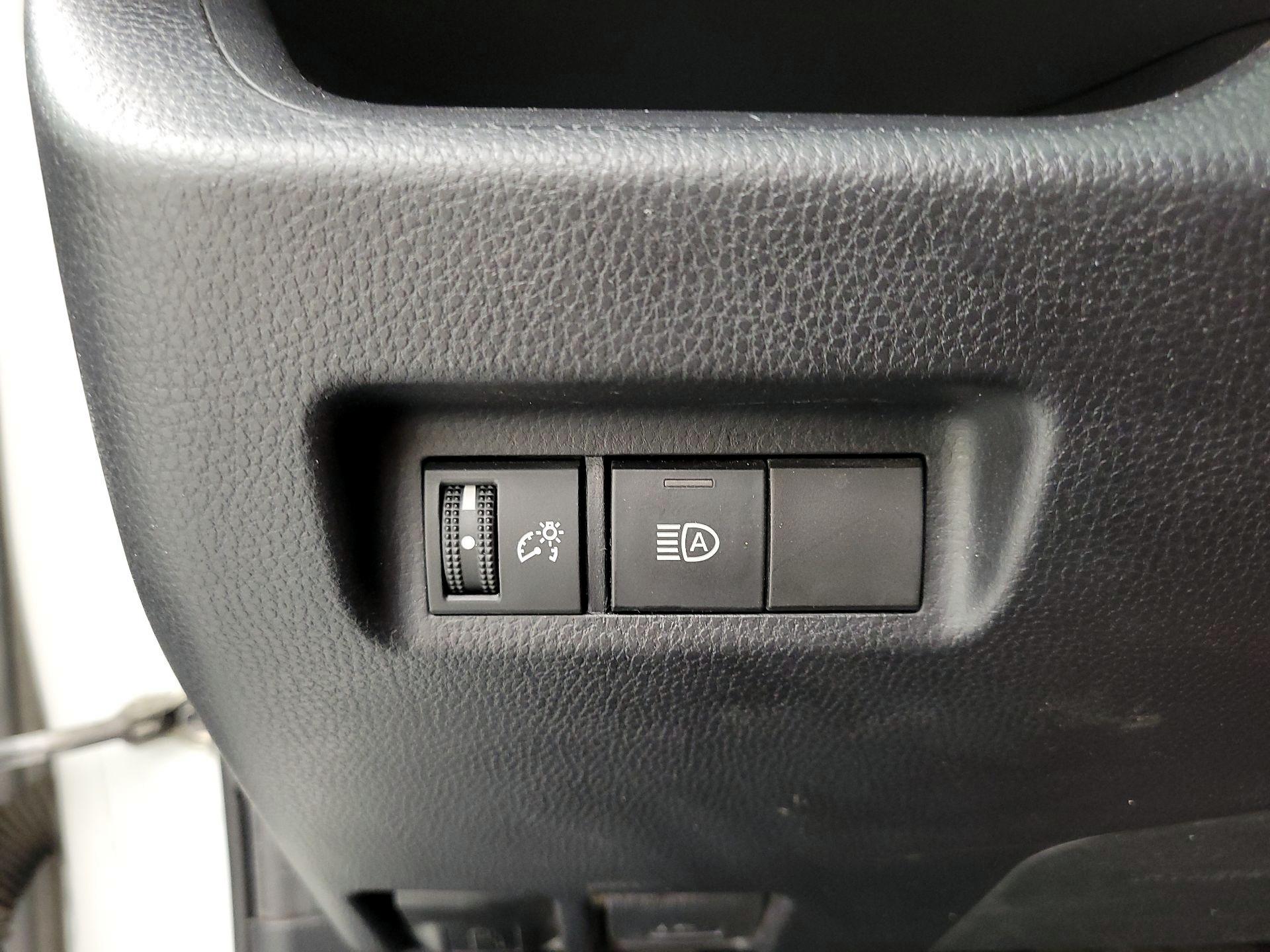 Thumbnail: 2019 Toyota RAV4 - 13