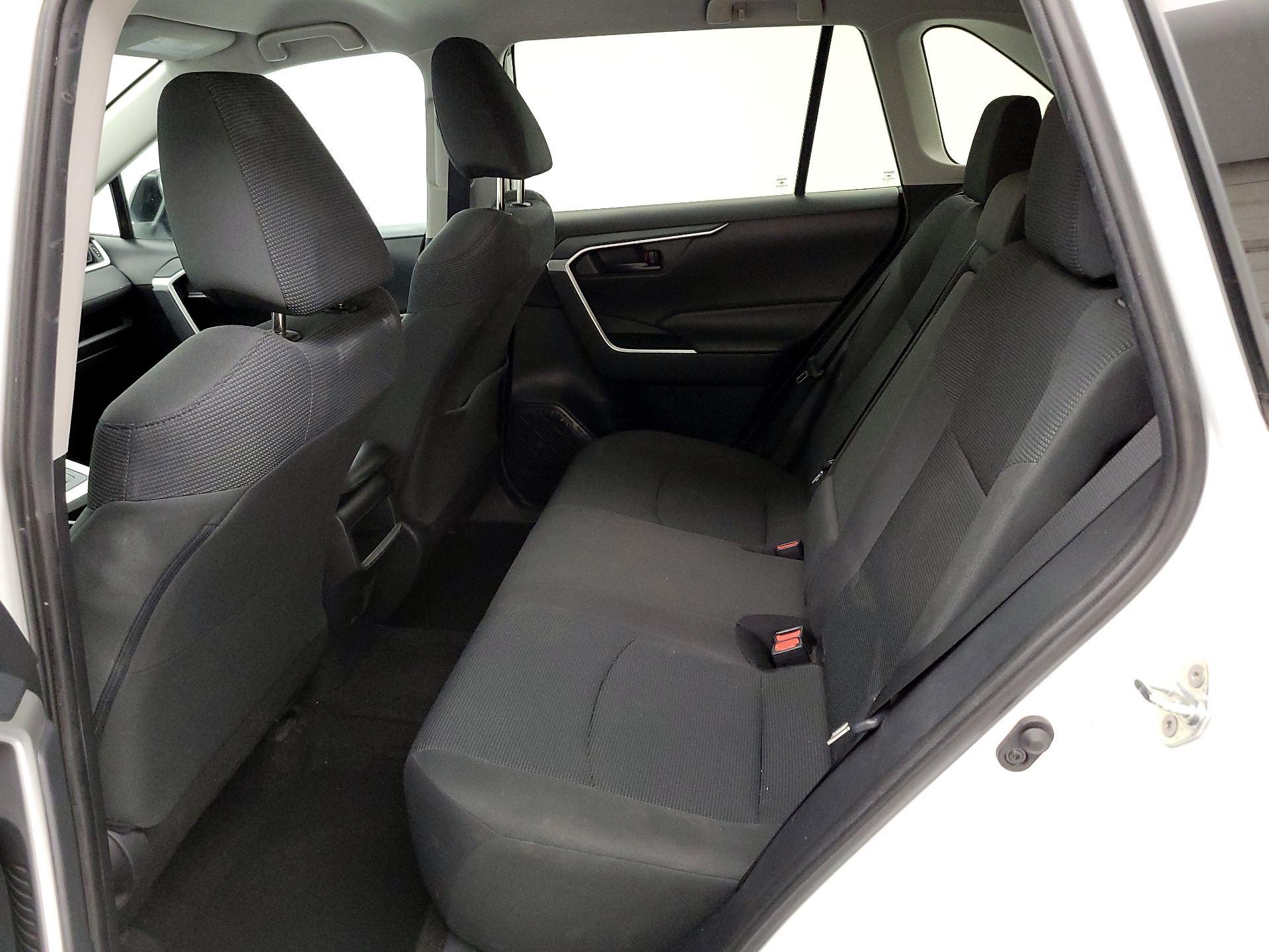 Thumbnail: 2019 Toyota RAV4 - 19