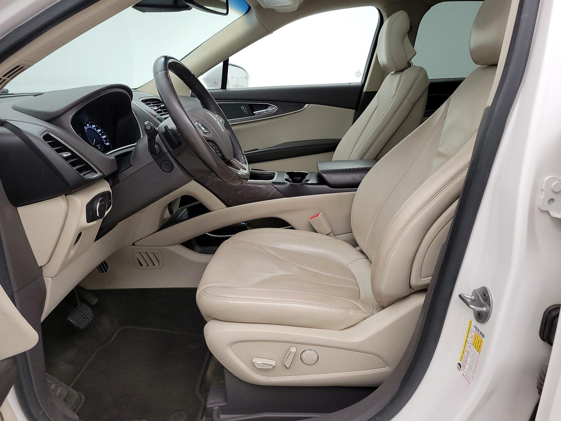 Thumbnail: 2016 Lincoln MKX - 11