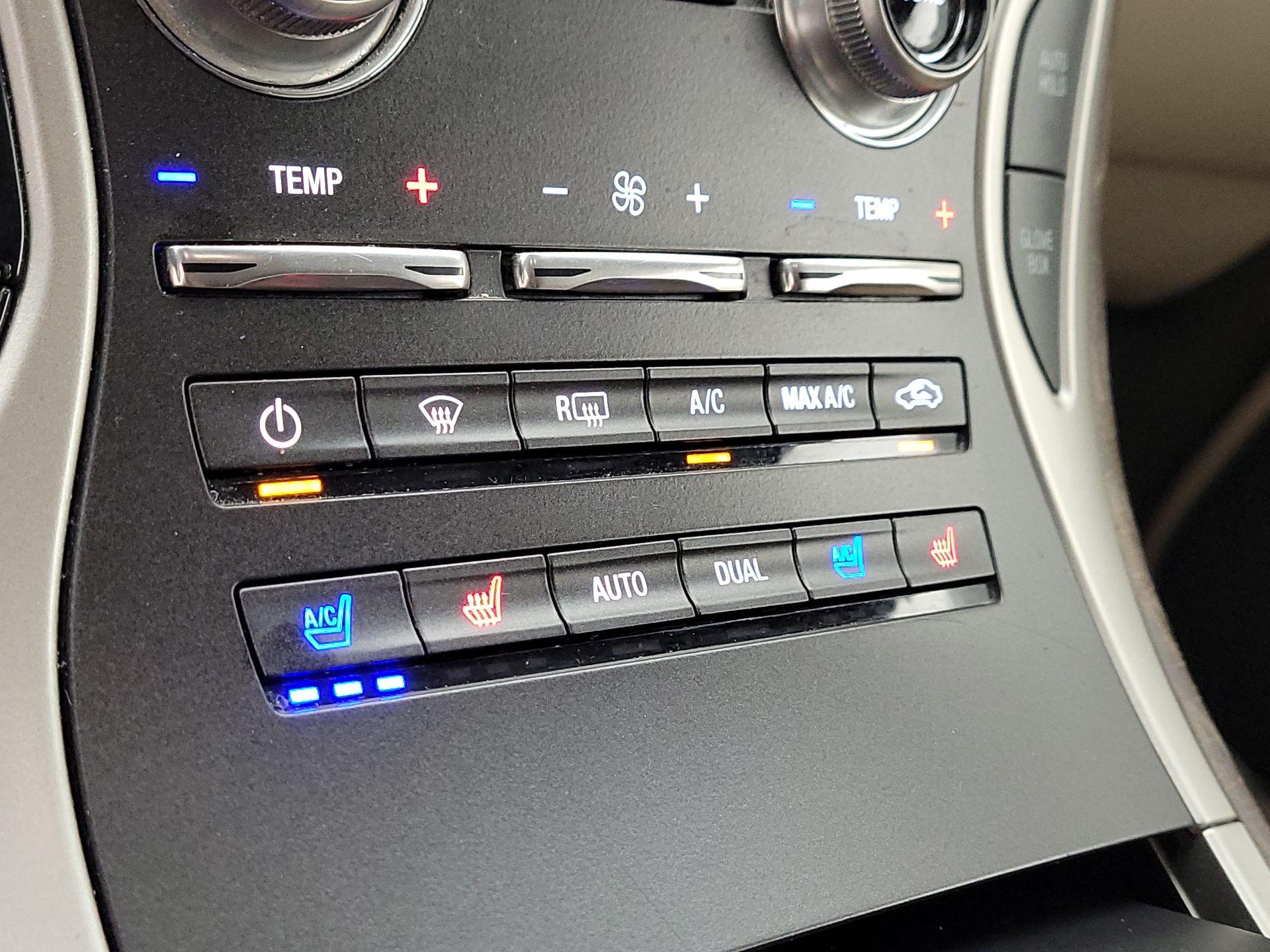 Thumbnail: 2016 Lincoln MKX - 17