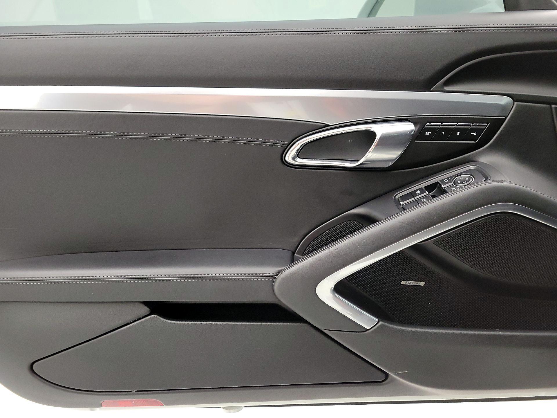 Thumbnail: 2018 Porsche 718 Cayman - 12