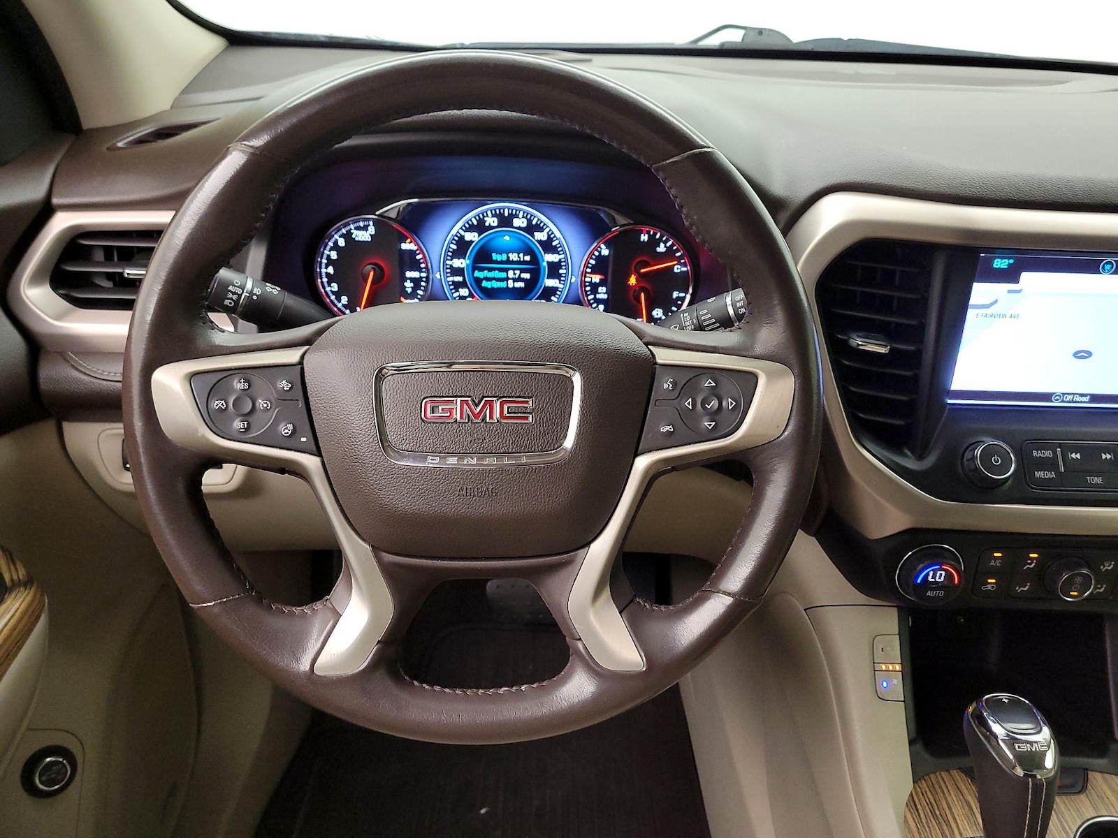 2019 GMC Acadia Denali - Photo 11