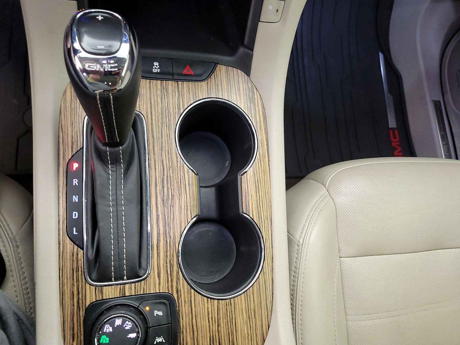 2019 GMC Acadia Denali - Photo 19