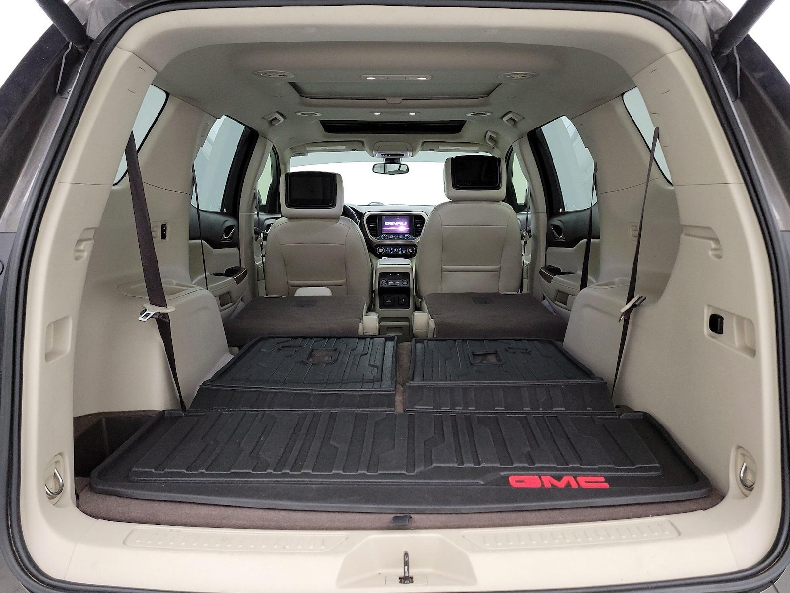 2019 GMC Acadia Denali - Photo 25