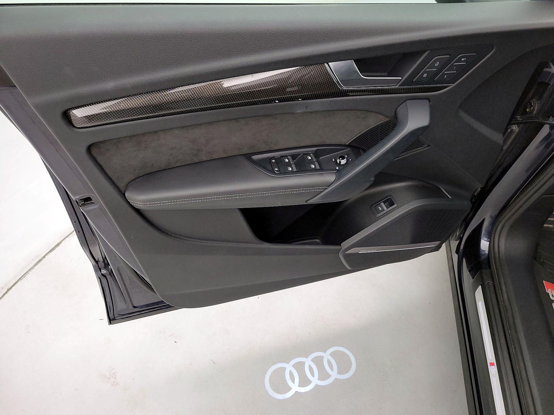 Thumbnail: 2020 Audi SQ5 - 12