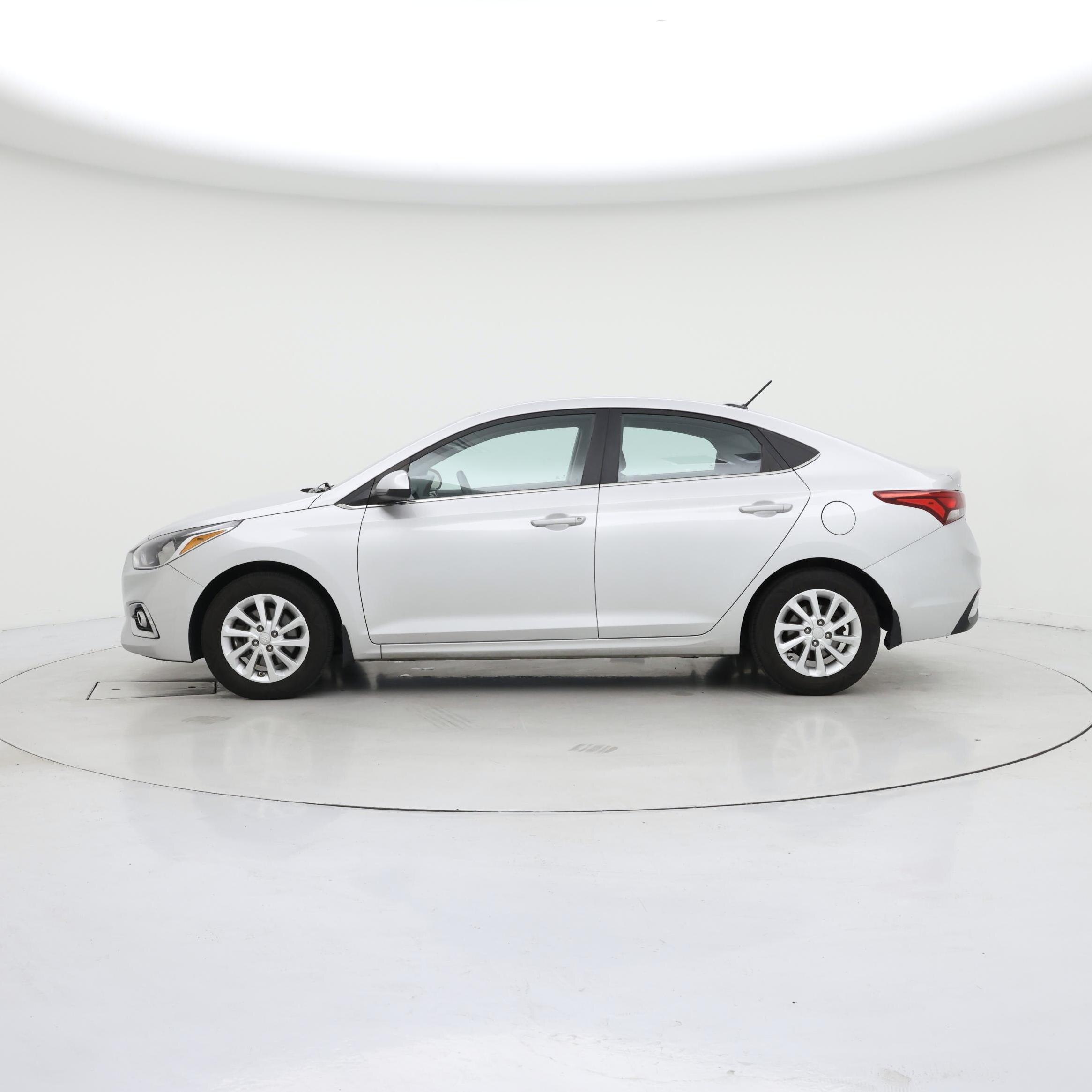 Thumbnail: 2021 Hyundai Accent - 3