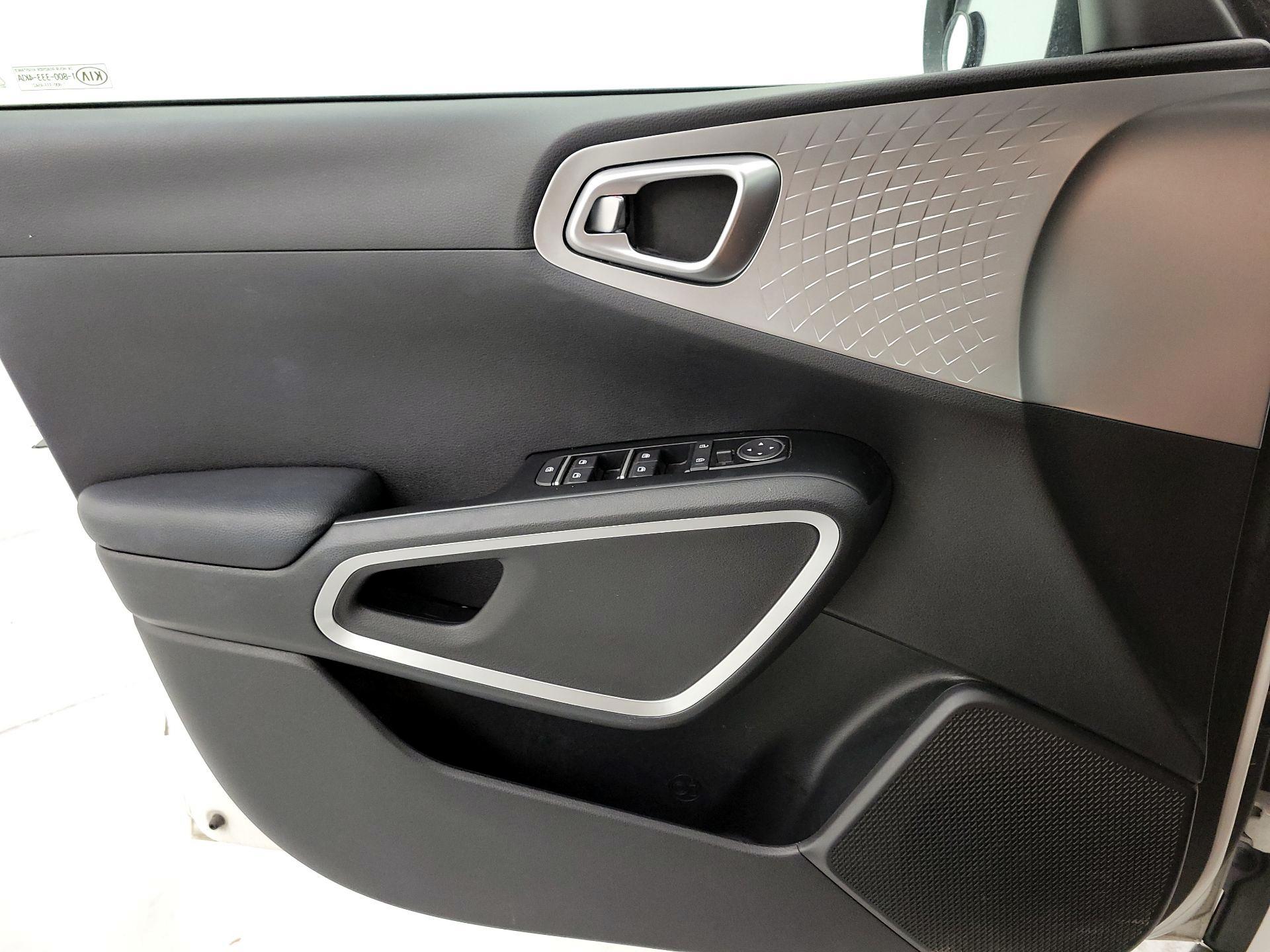 Thumbnail: 2020 Kia Soul - 12