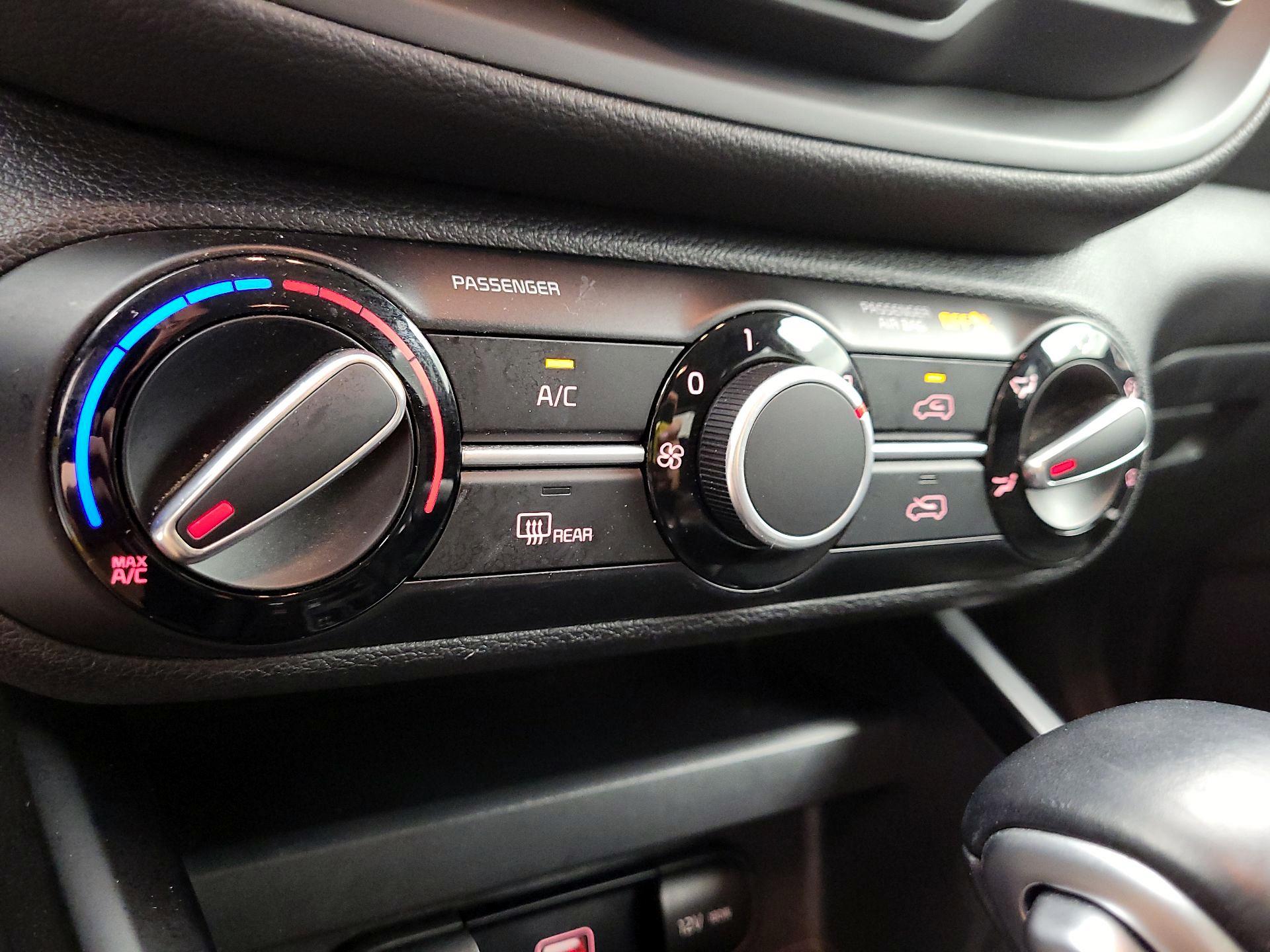 Thumbnail: 2020 Kia Soul - 16