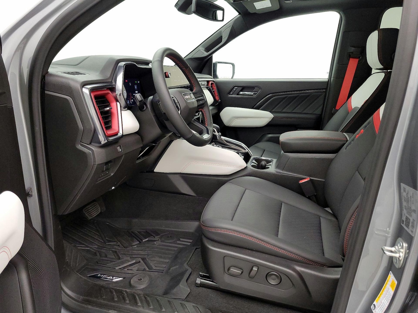 2026 GMC Canyon AT4X - Photo 12