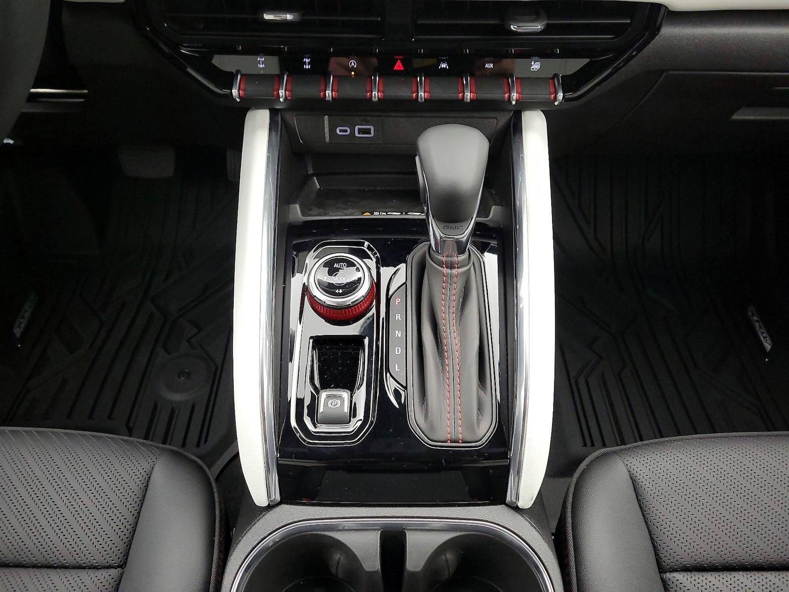 2026 GMC Canyon AT4X - Photo 18