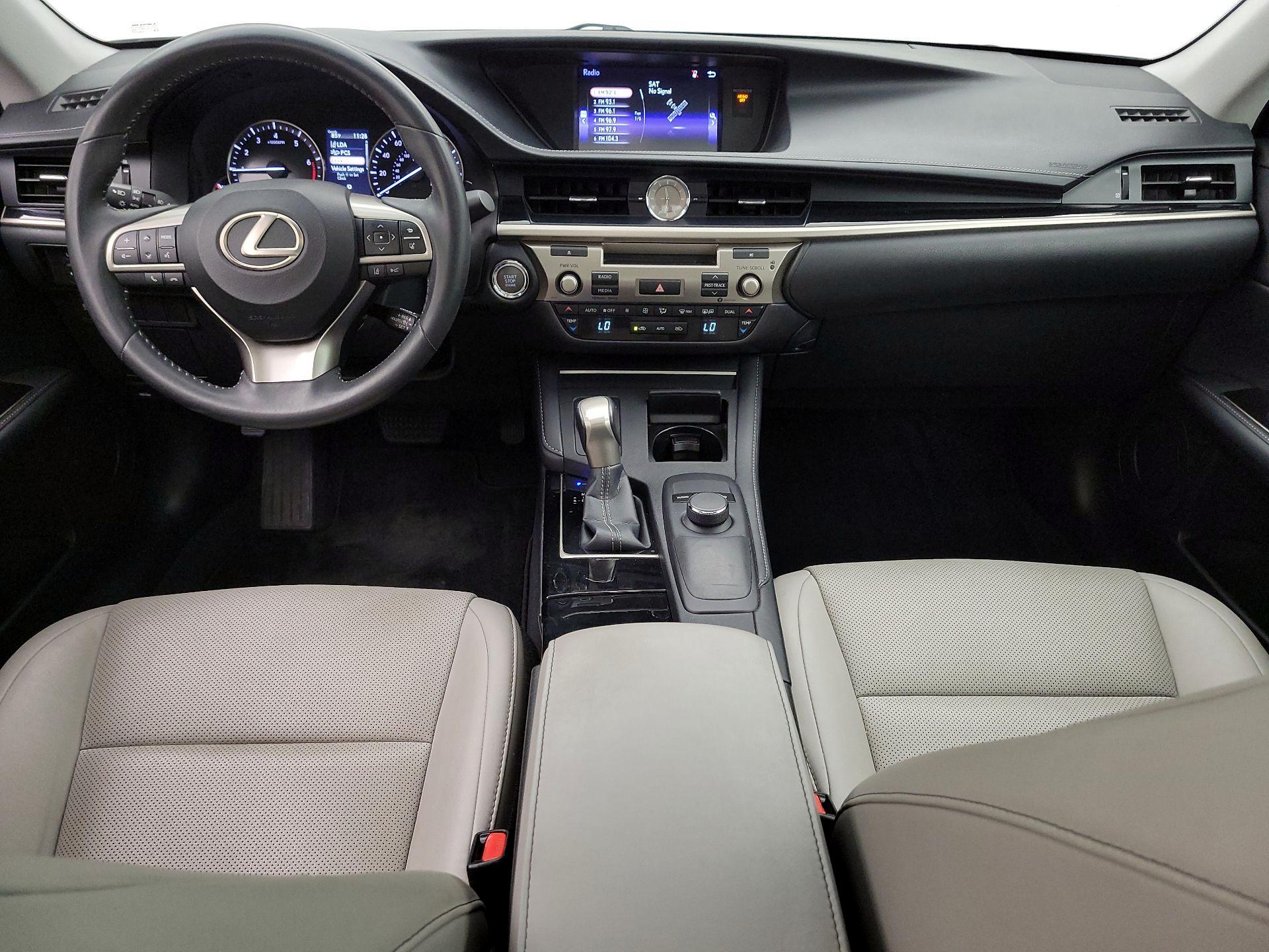Thumbnail: 2018 Lexus ES - 9