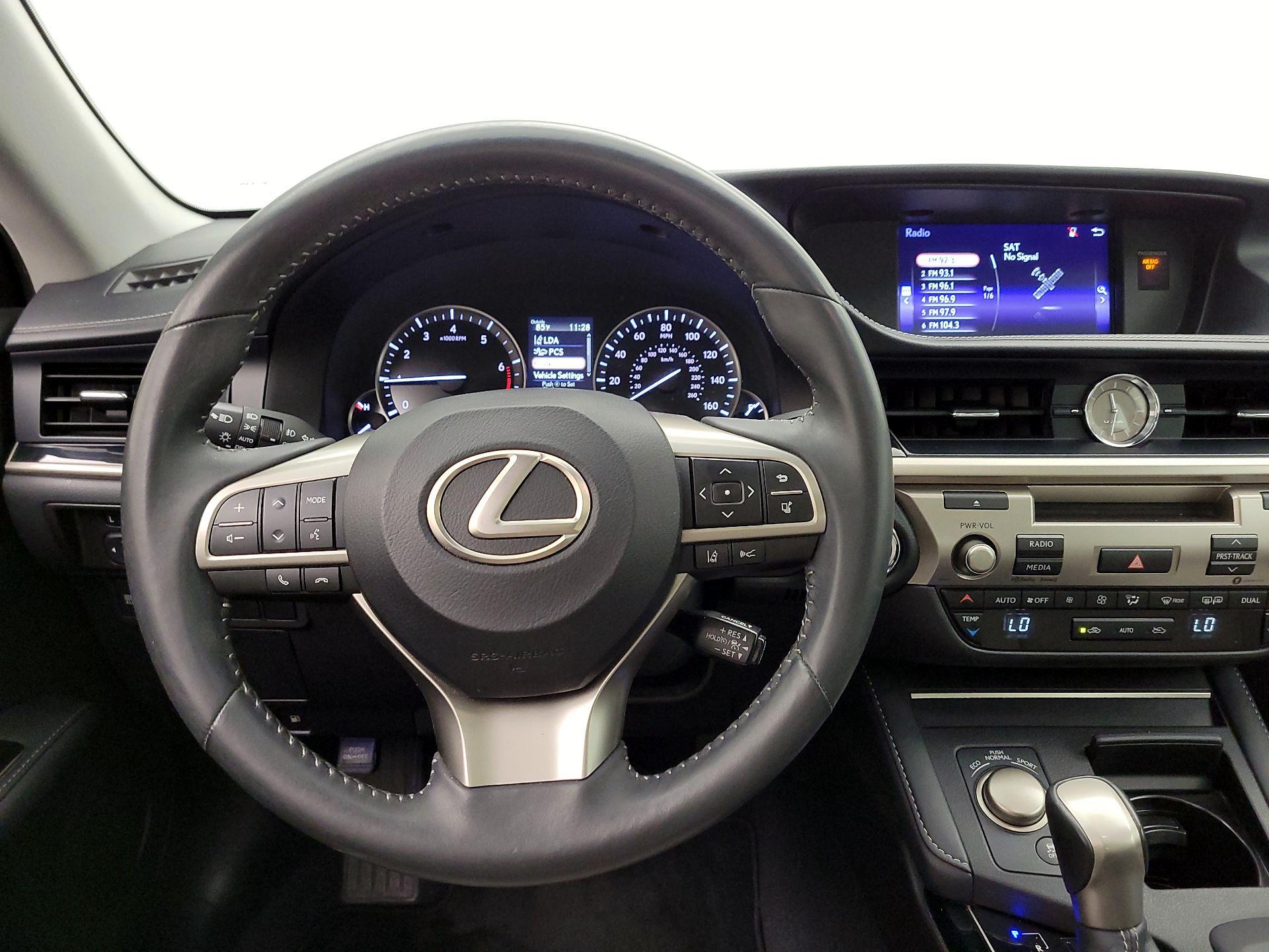 Thumbnail: 2018 Lexus ES - 10
