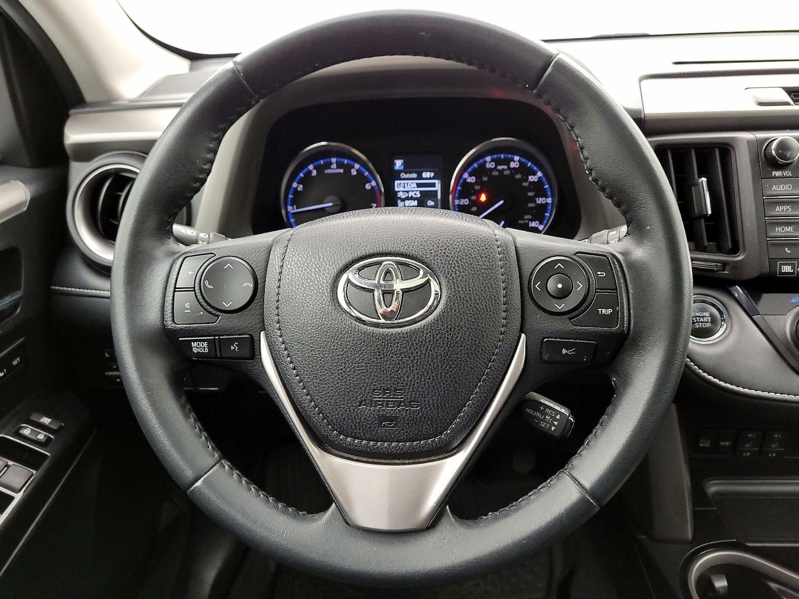 2017 Toyota RAV4 Limited - Photo 11