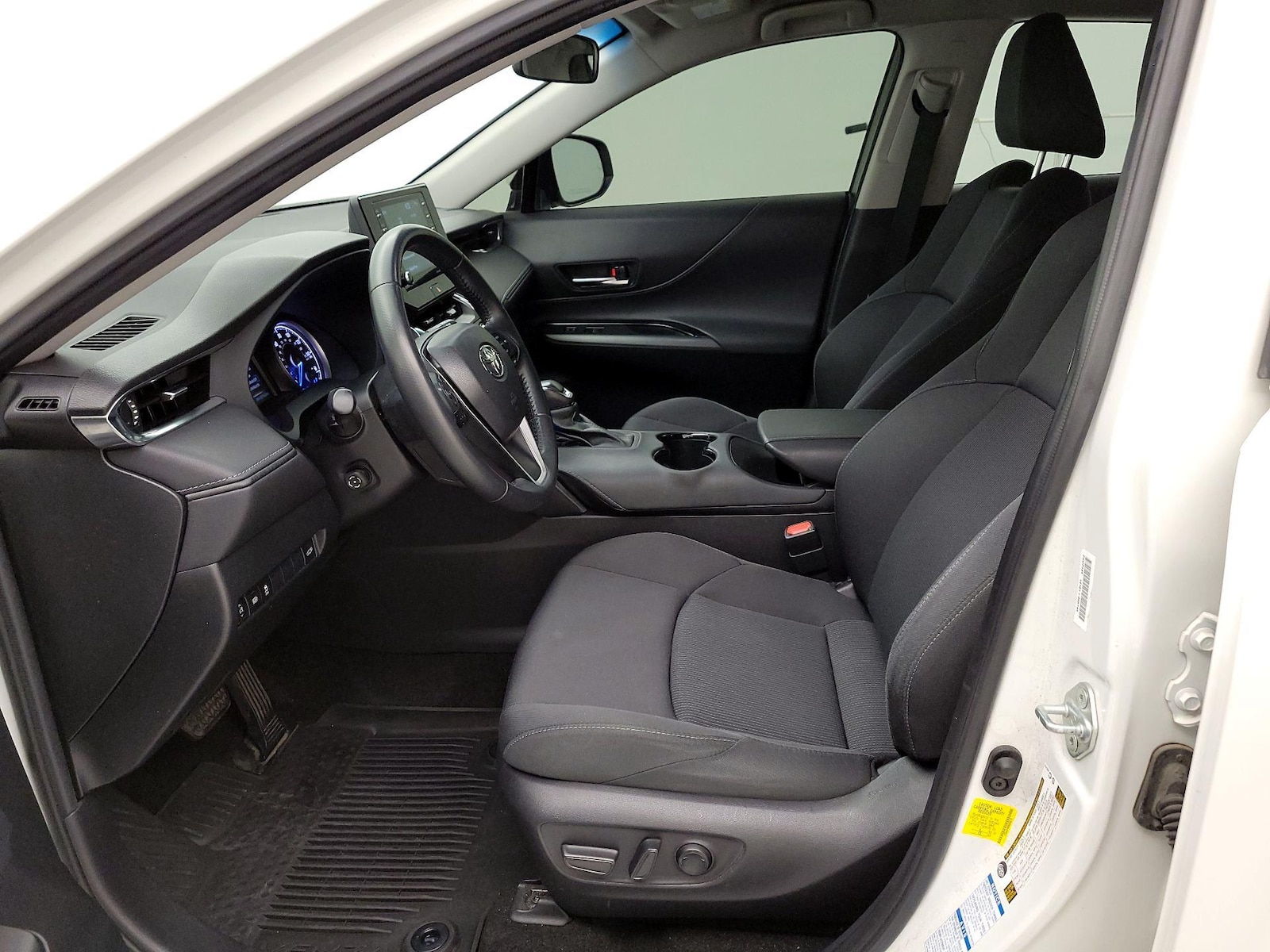 2021 Toyota Venza LE - Photo 12