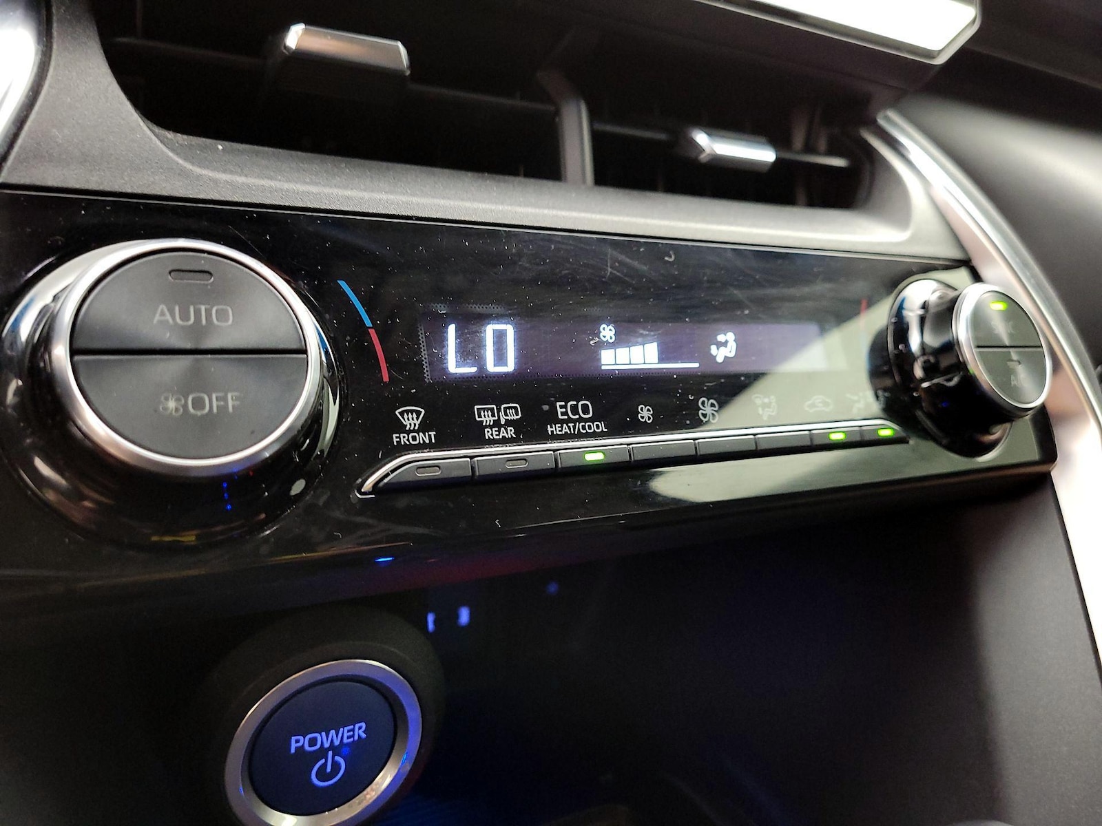 2021 Toyota Venza LE - Photo 17