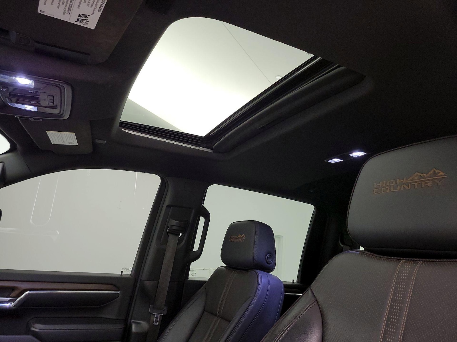 Sunroof(s) & Overhead Airbags