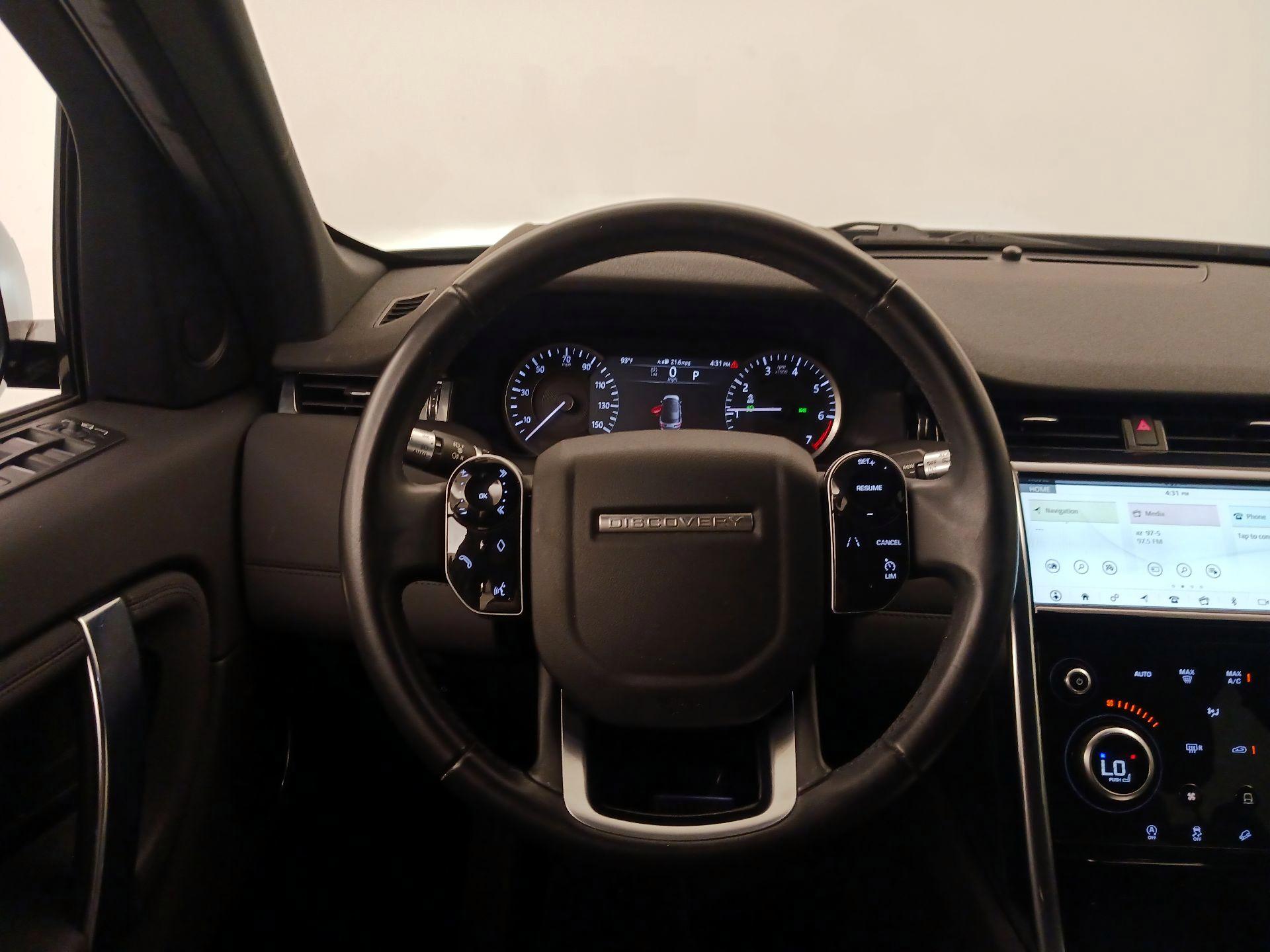 Thumbnail: 2020 Land Rover Discovery Sport - 10