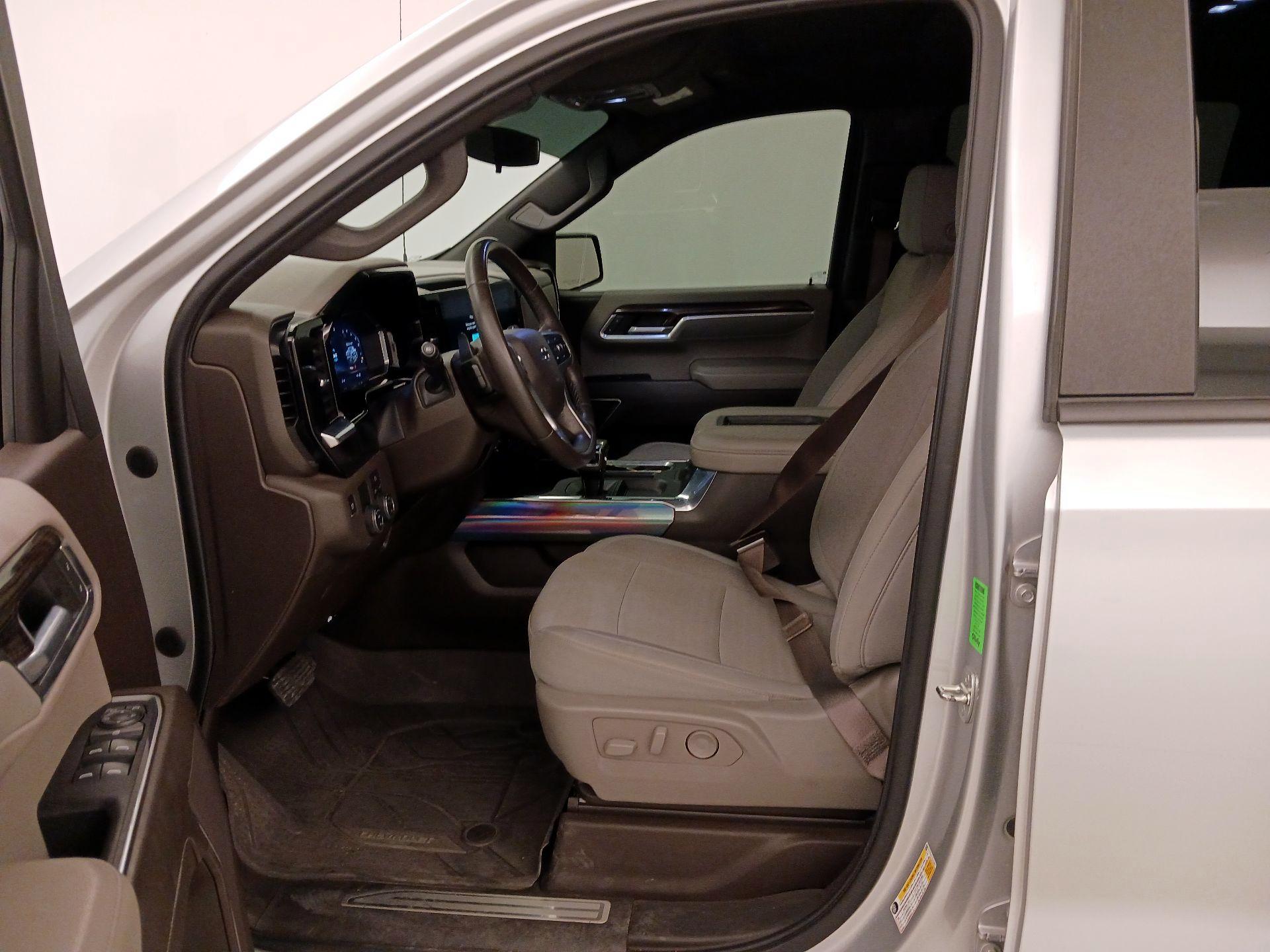 Thumbnail: 2022 Chevrolet Silverado 1500 - 11