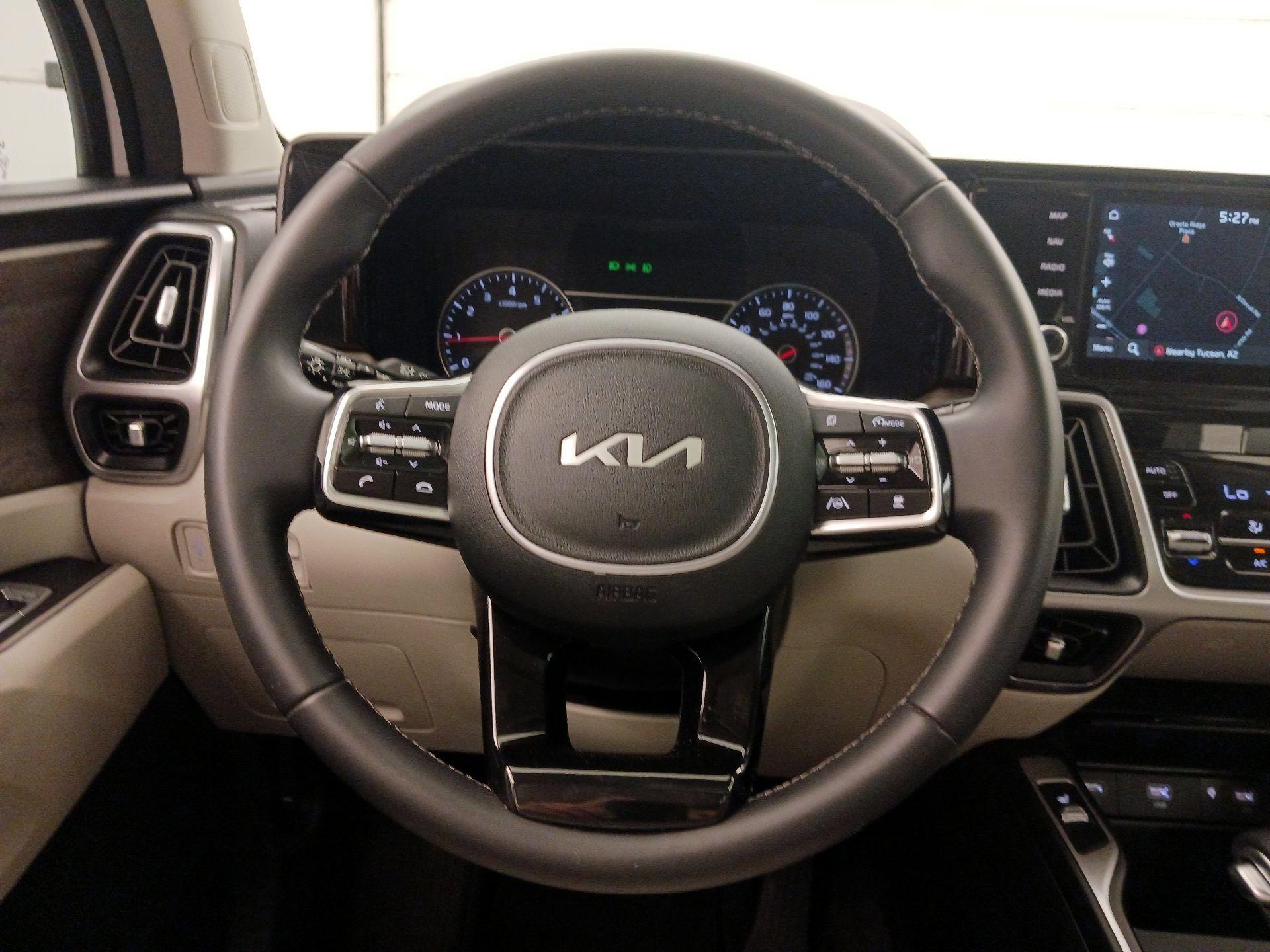 Thumbnail: 2023 Kia Sorento - 10