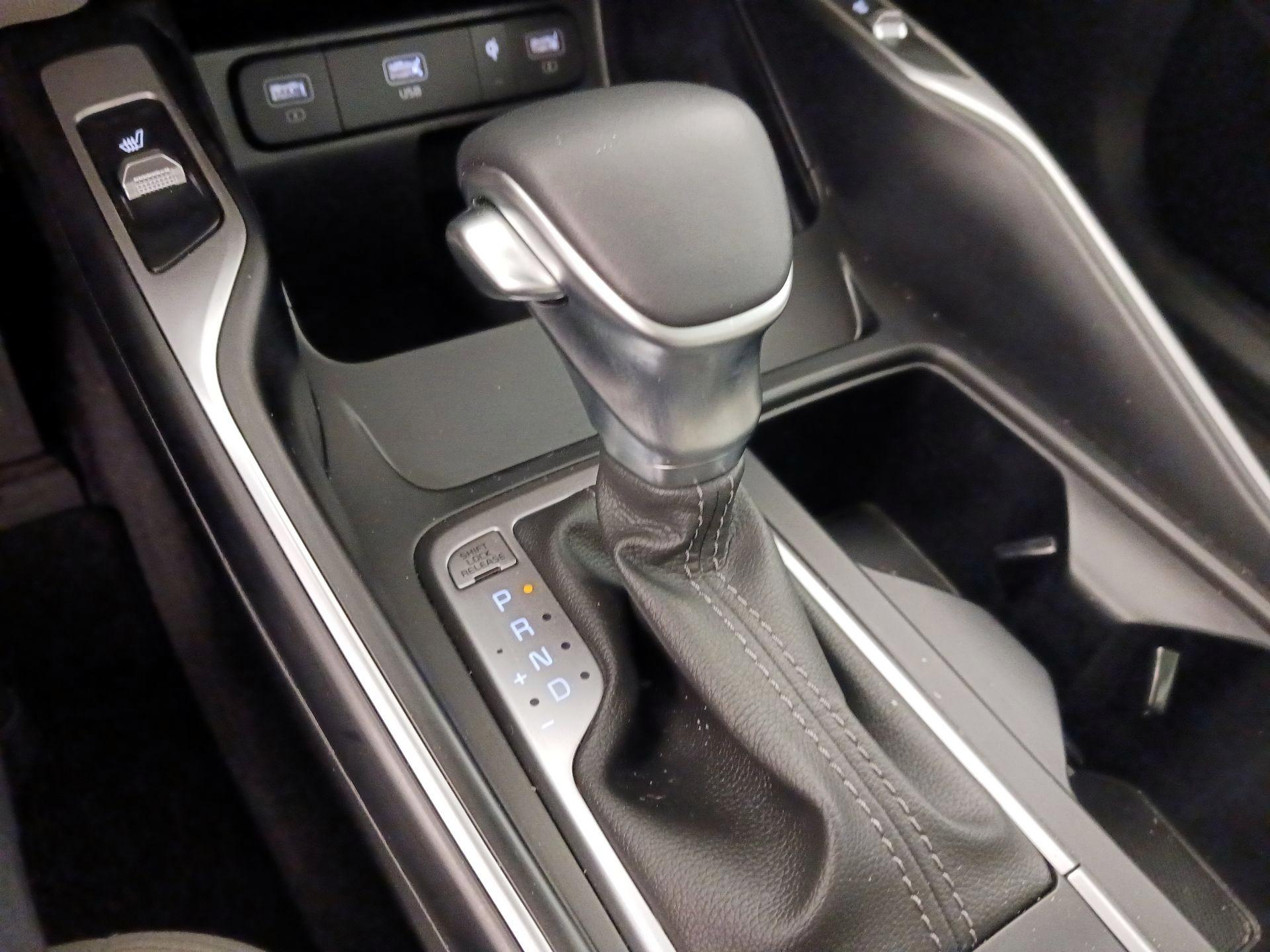 Thumbnail: 2023 Kia Sorento - 18