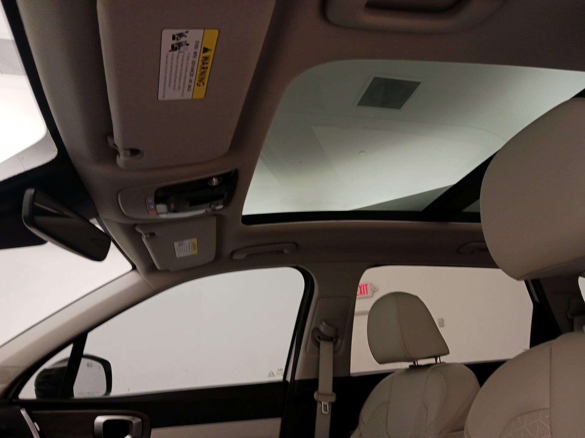 Thumbnail: 2023 Kia Sorento - 20