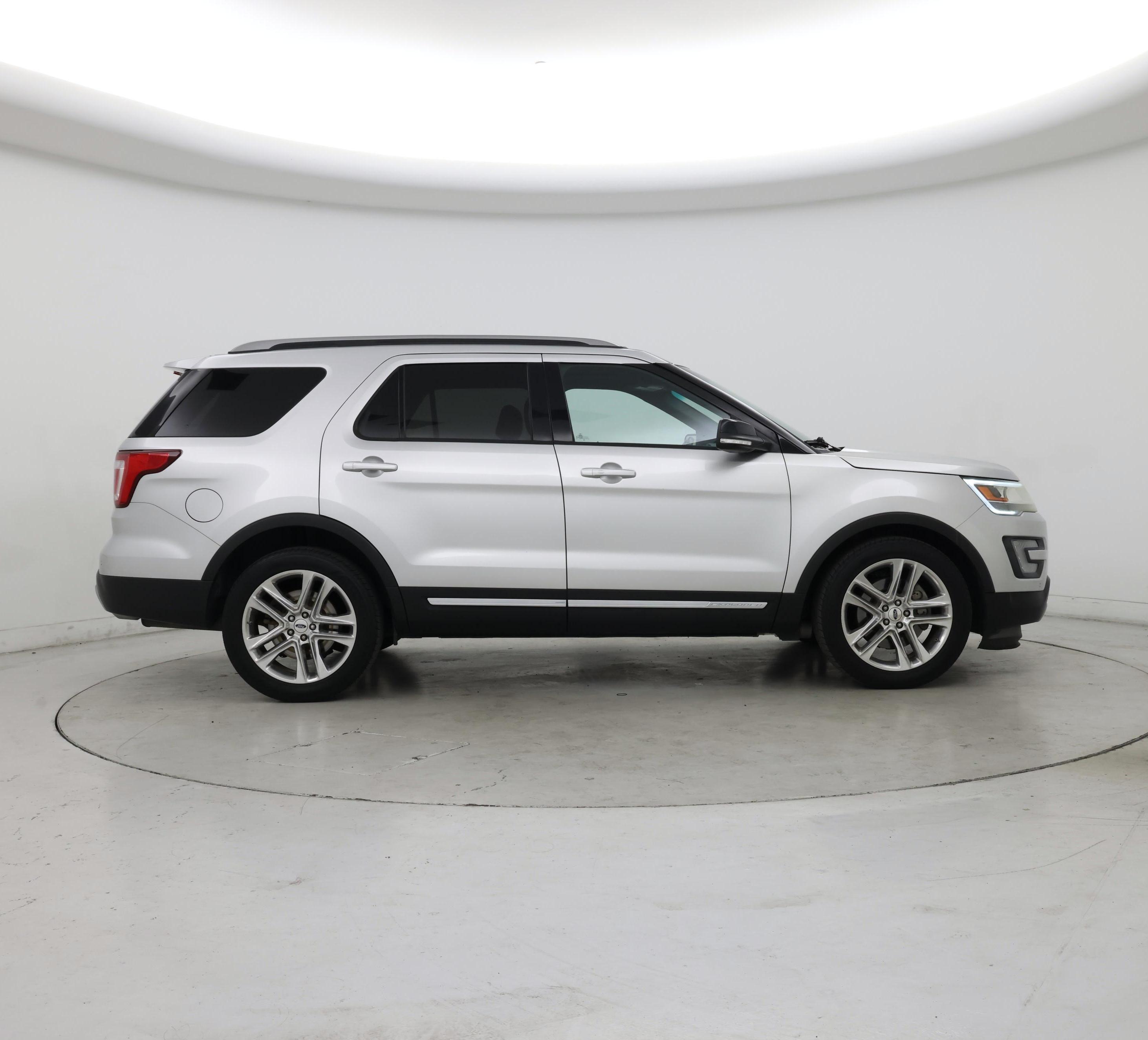 Thumbnail: 2017 Ford Explorer - 7