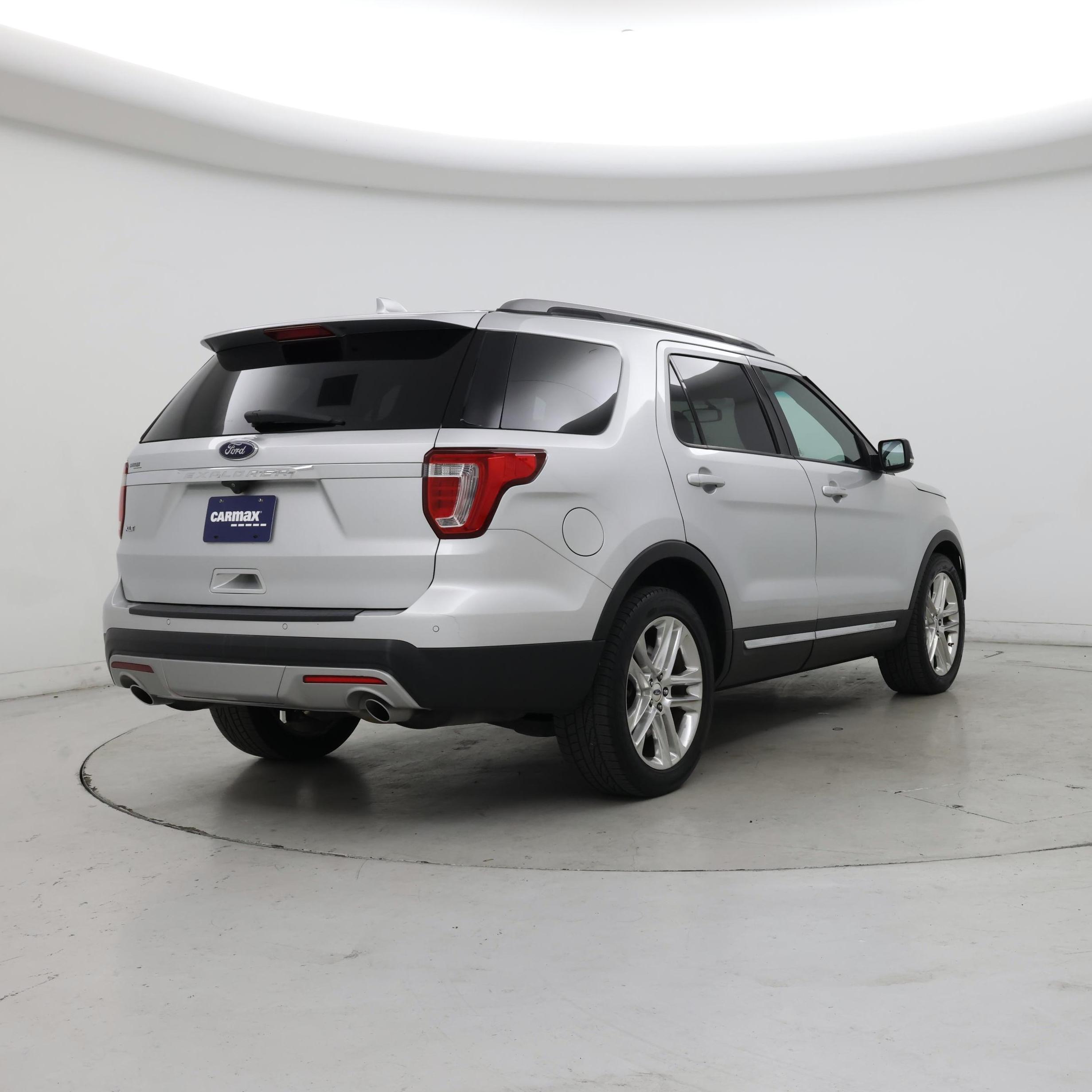 Thumbnail: 2017 Ford Explorer - 8